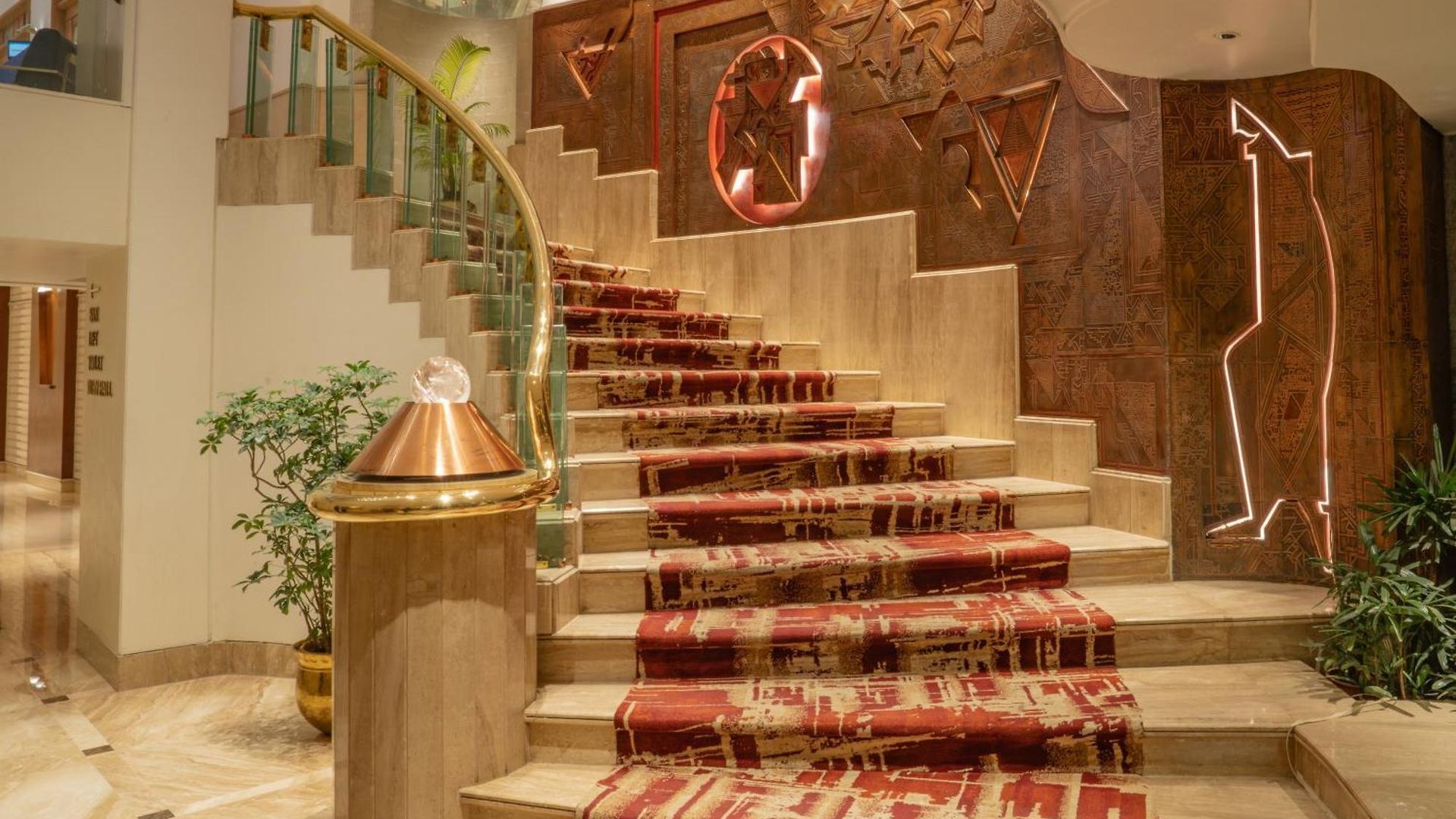 Kohinoor Continental, Airport Hotel 4*