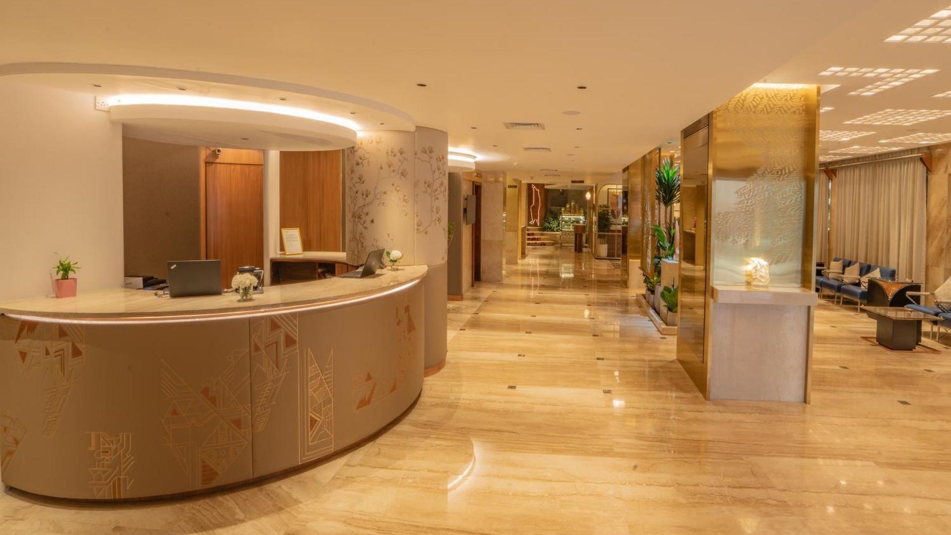 Kohinoor Continental, Airport Hotel