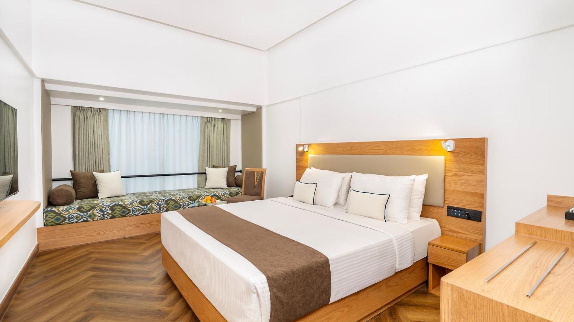 Kohinoor Continental, Airport Hotel