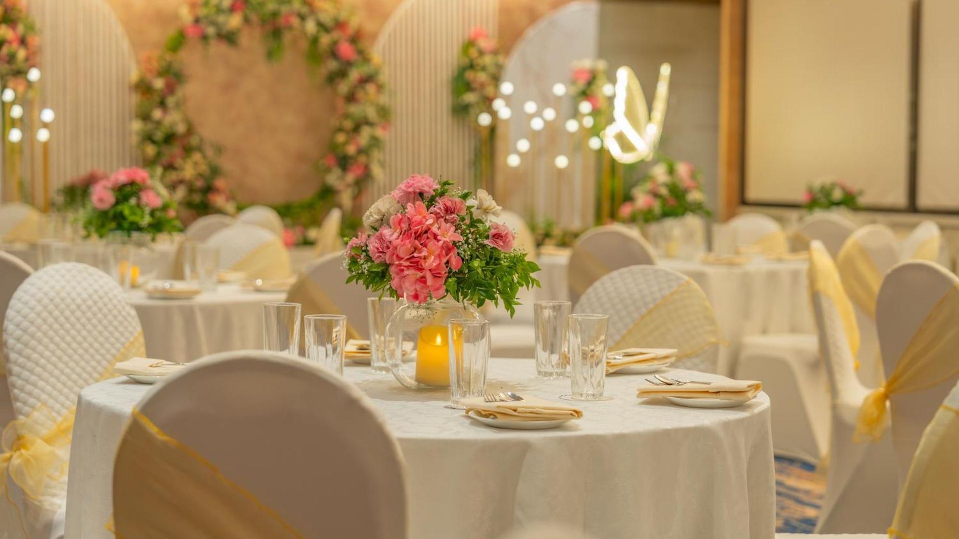 Kohinoor Continental, Airport Hotel 4*