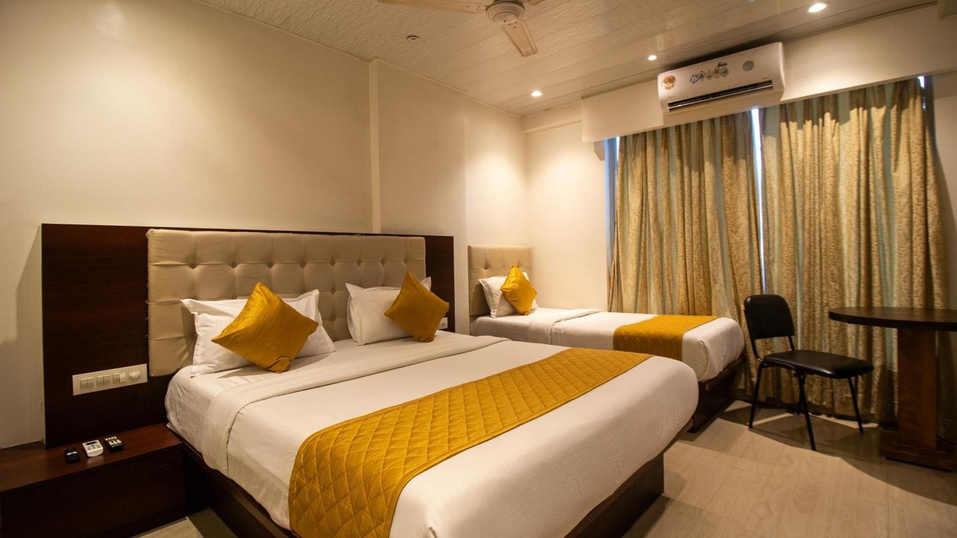 Hotel Malad Opposite Malad Railway Station