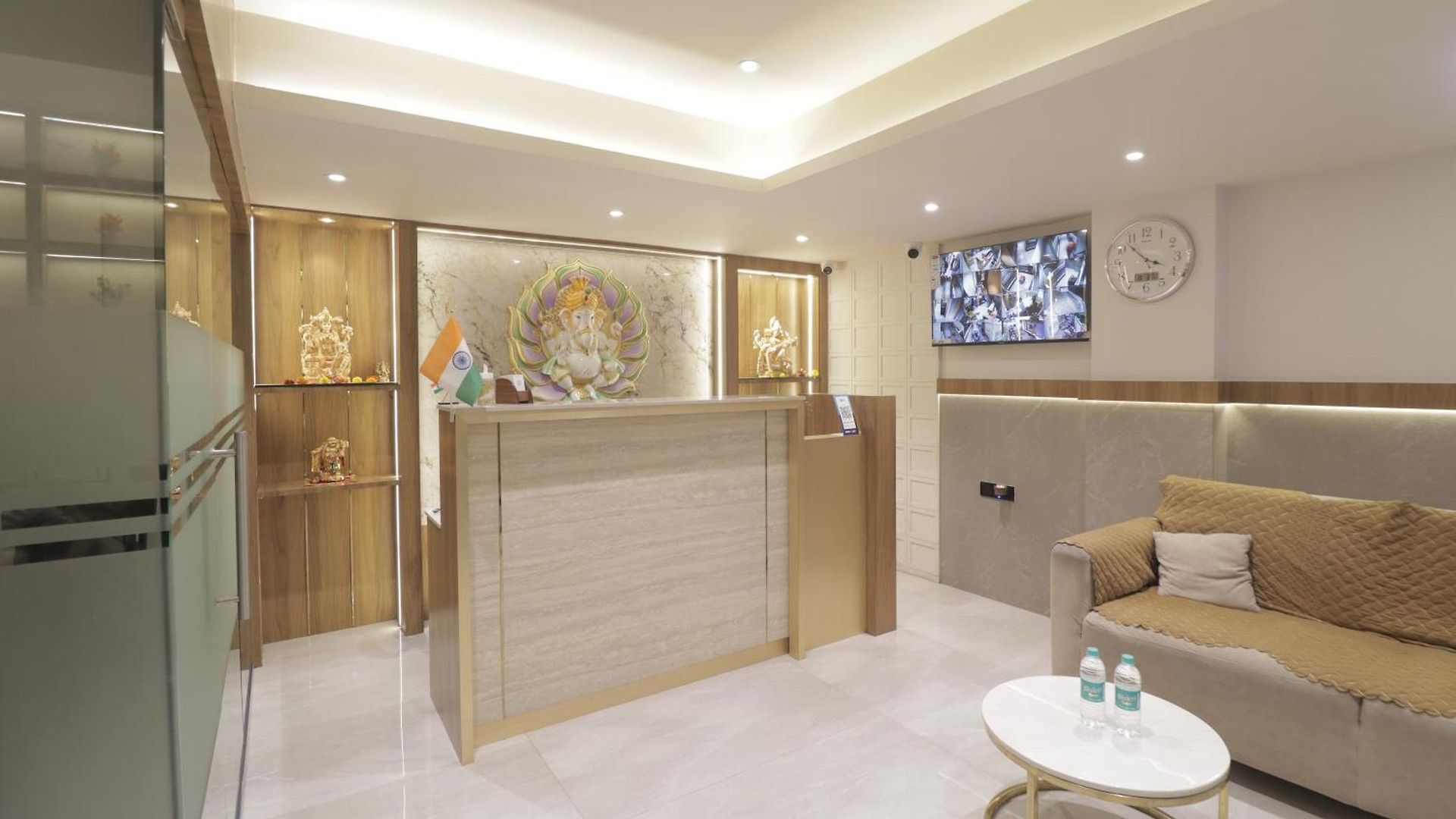 Malad Opposite Malad Railway Station Hotel 3*