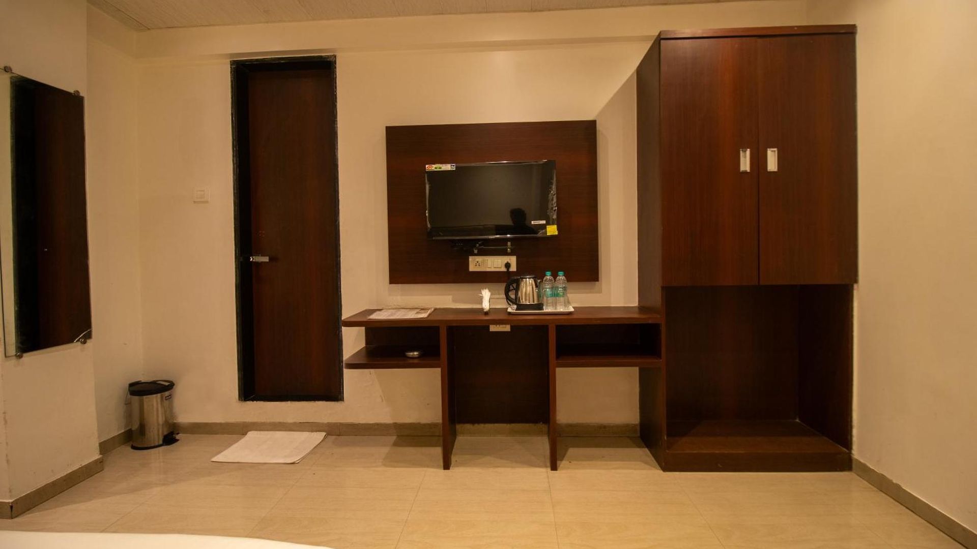 Hotel Malad Opposite Malad Railway Station Mumbai