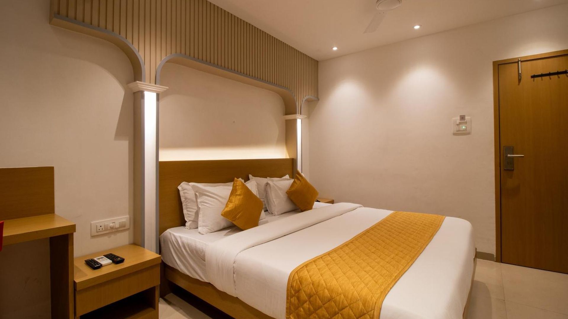 Malad Opposite Malad Railway Station Hotel 3*