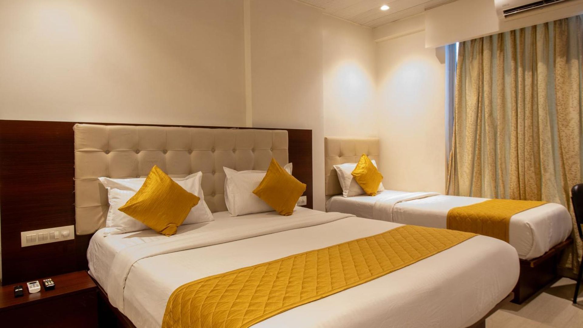 Malad Opposite Malad Railway Station Hotel Mumbai
