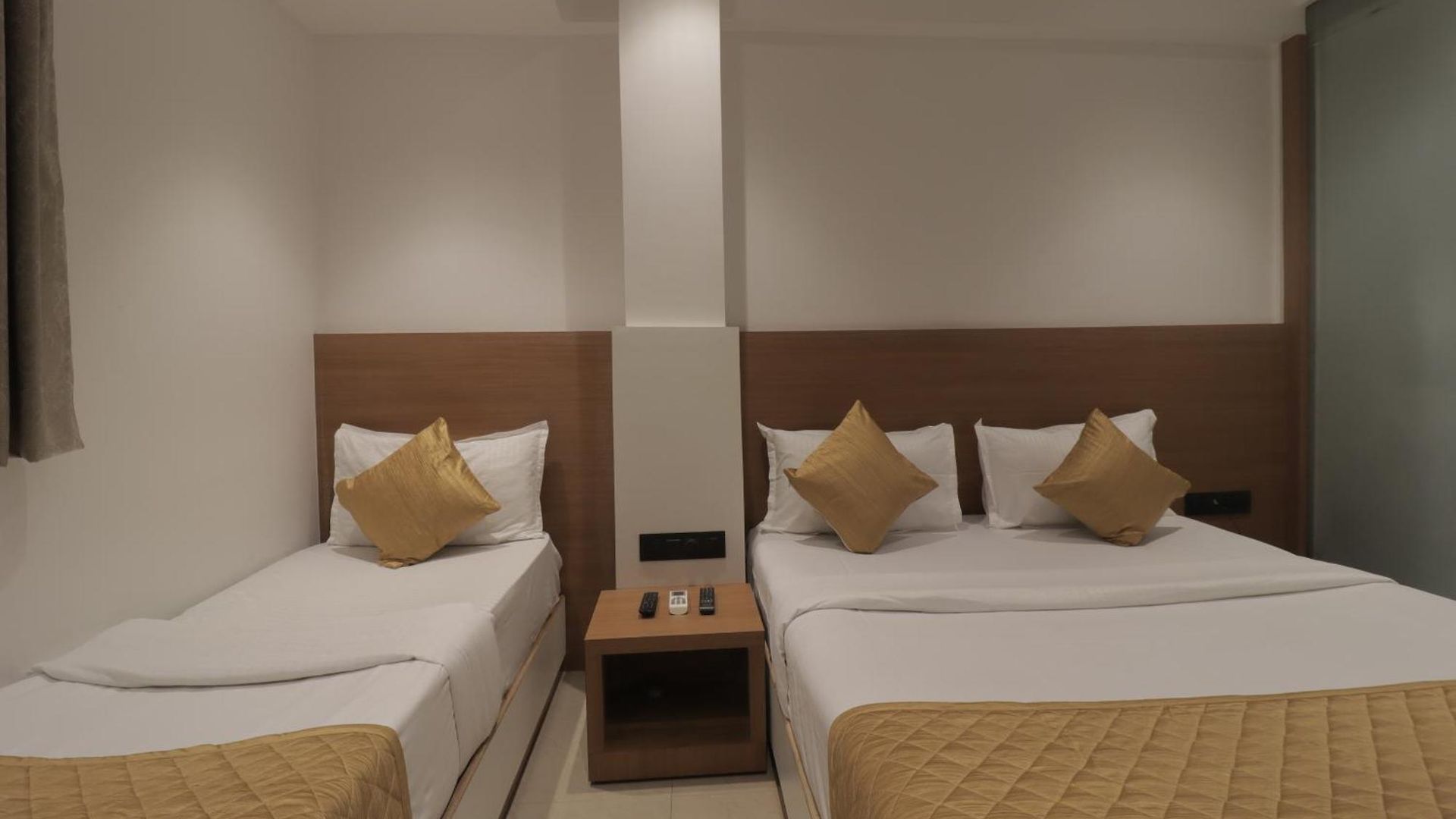 Hotel Malad Opposite Malad Railway Station 3*