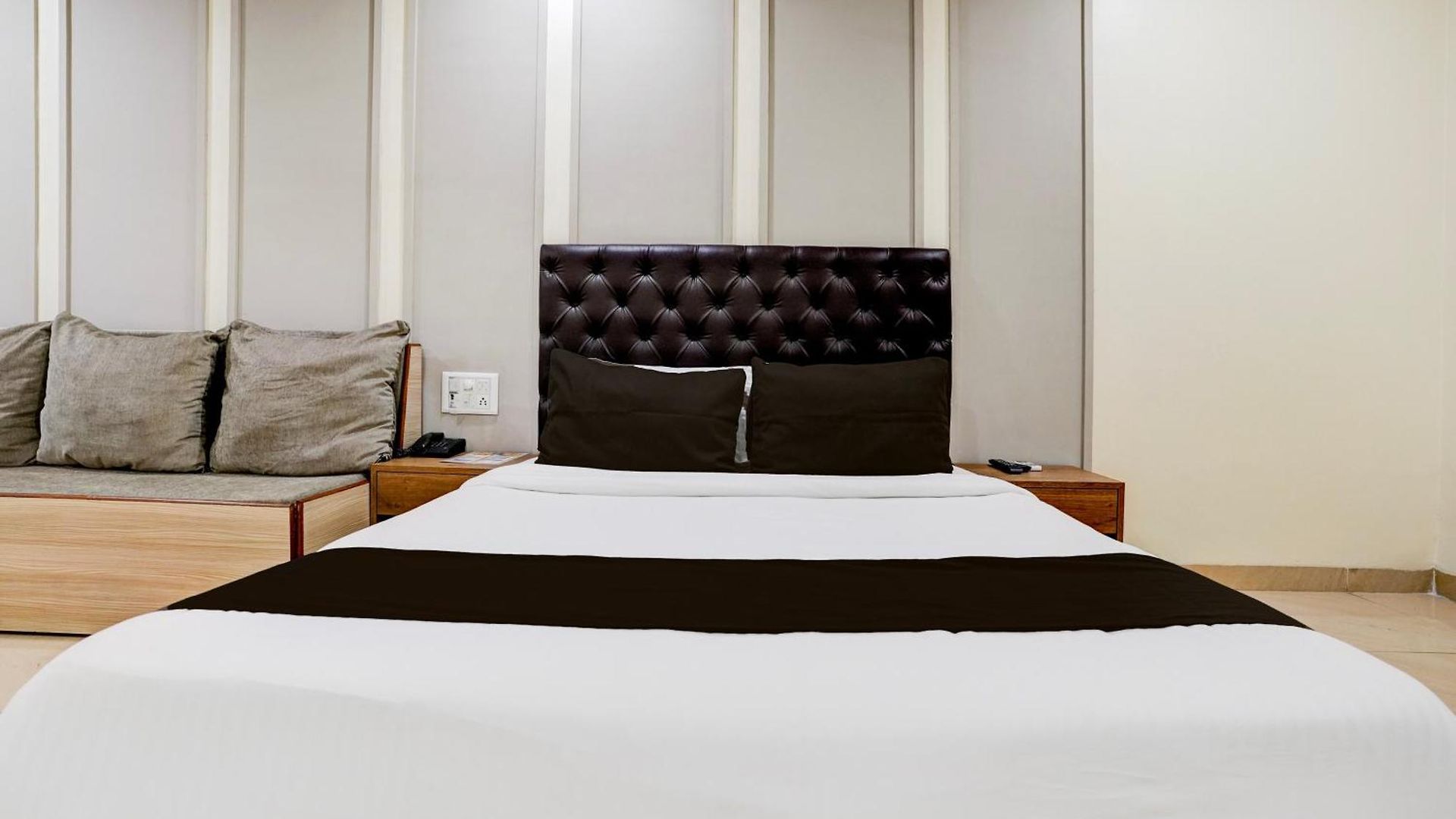 Super Collection O Ulife Hotel Mumbai