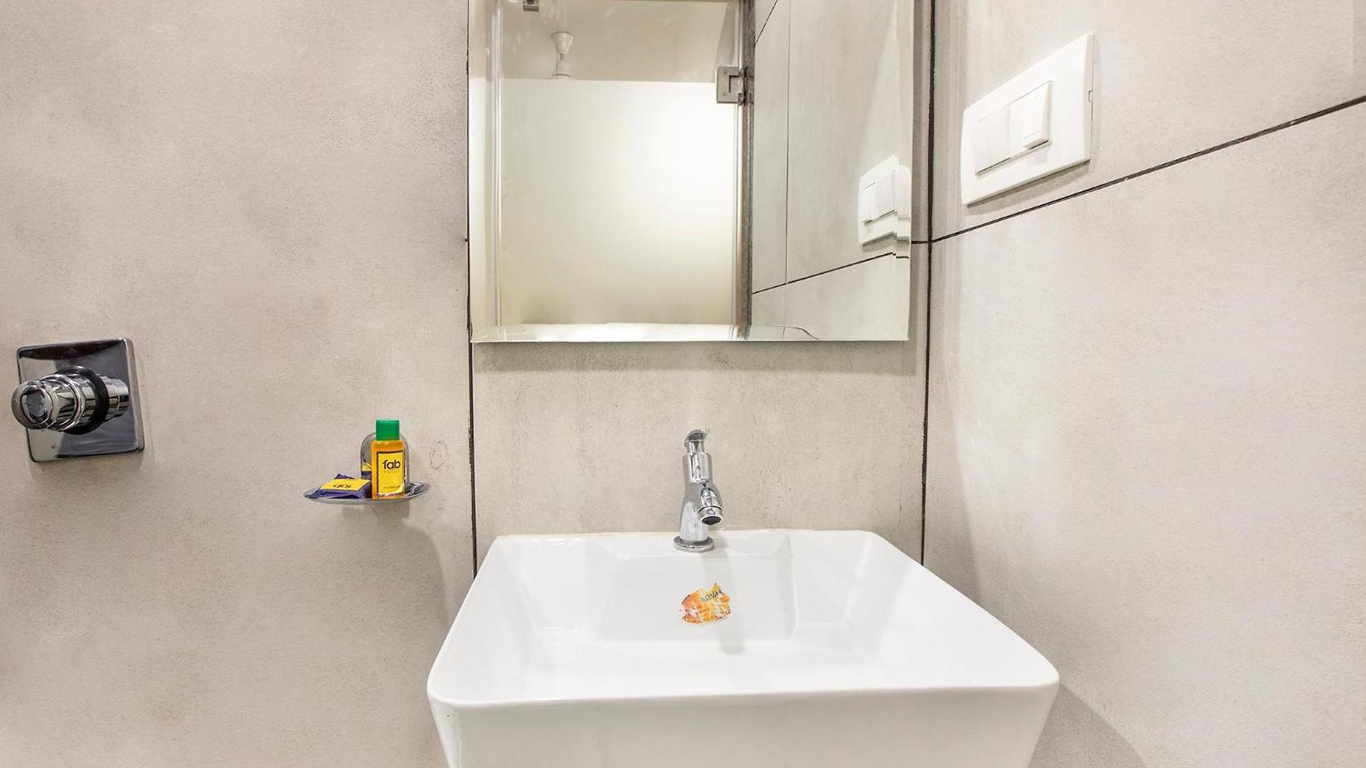 Hotel Fabexpress Marol Metro - Nr International Airport