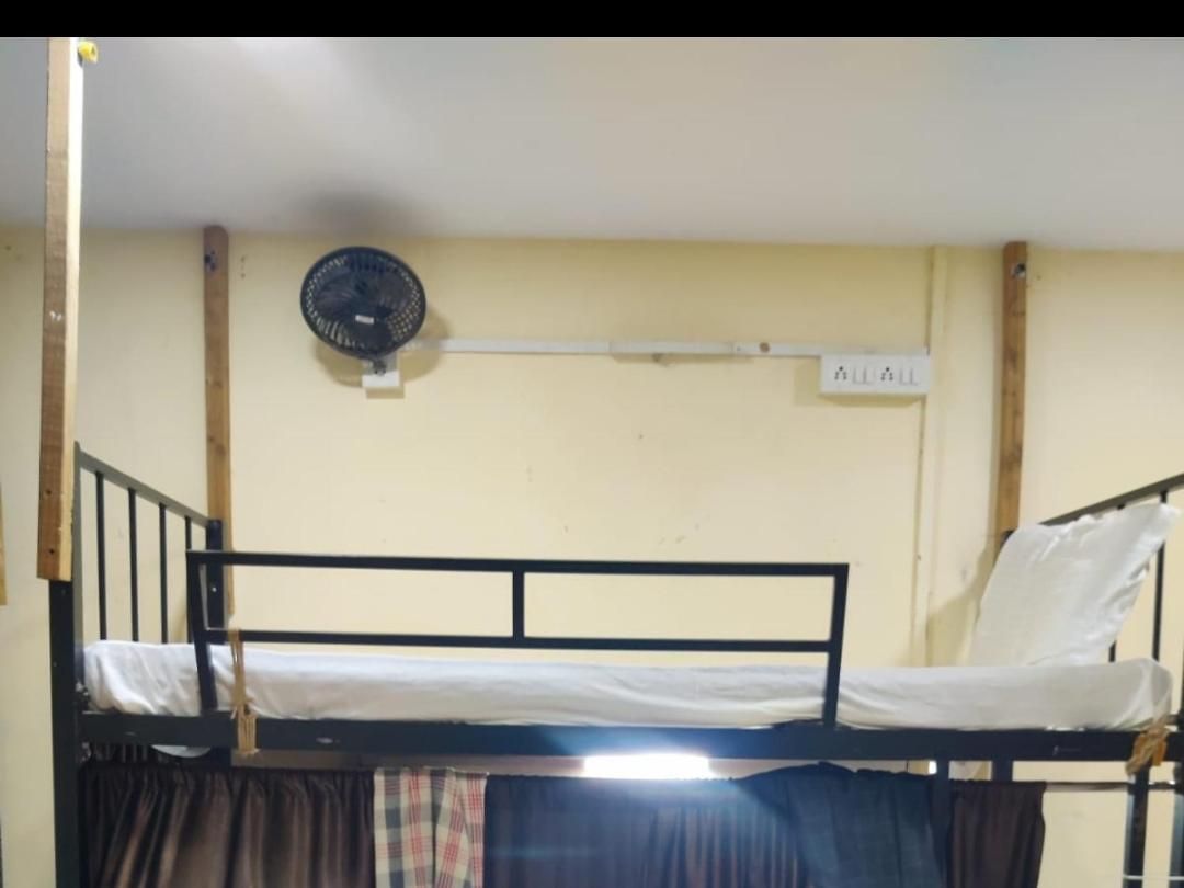 Super Ac Deluxe Hostel