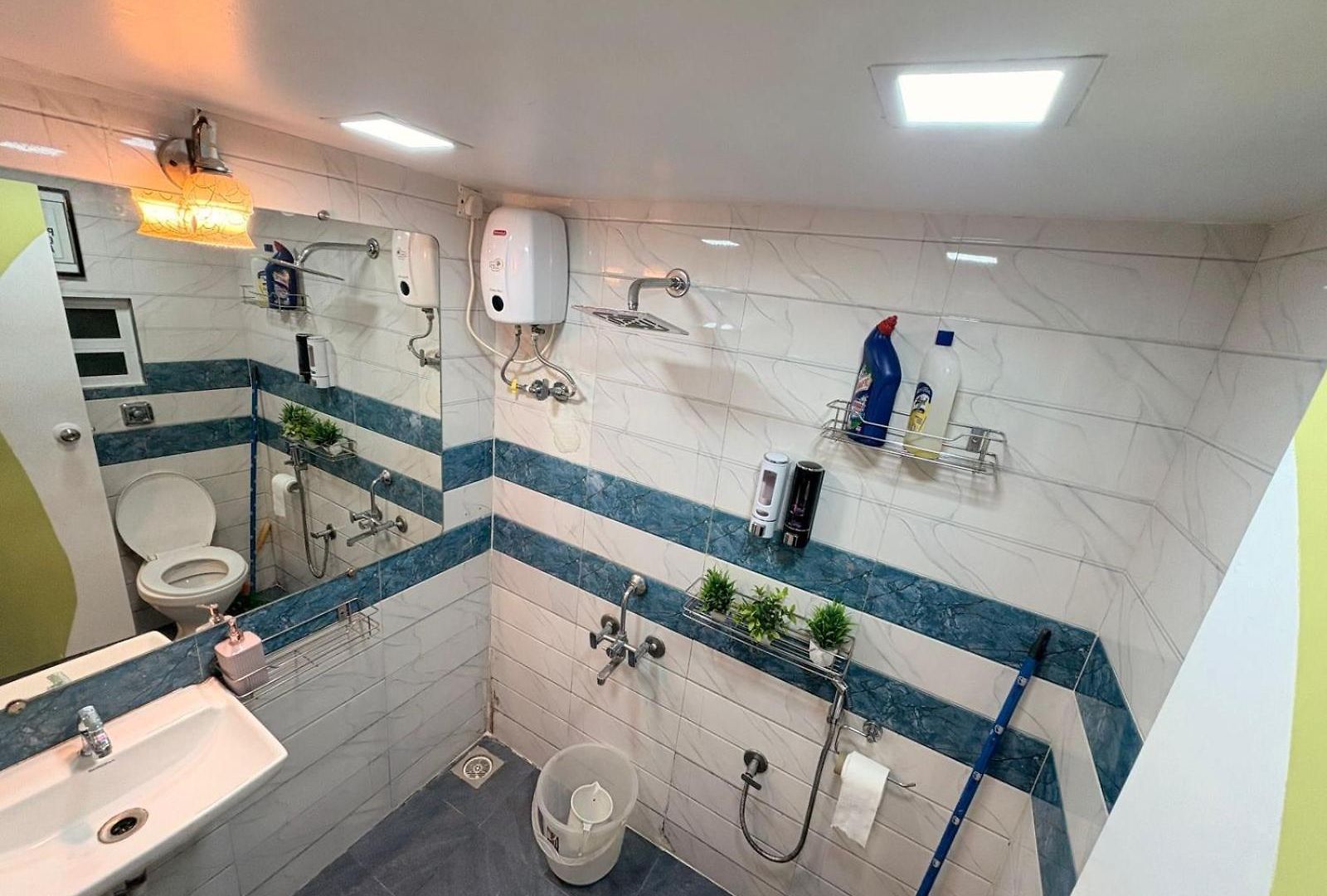 Apartment Independent 25 Corner House Bandra West *
