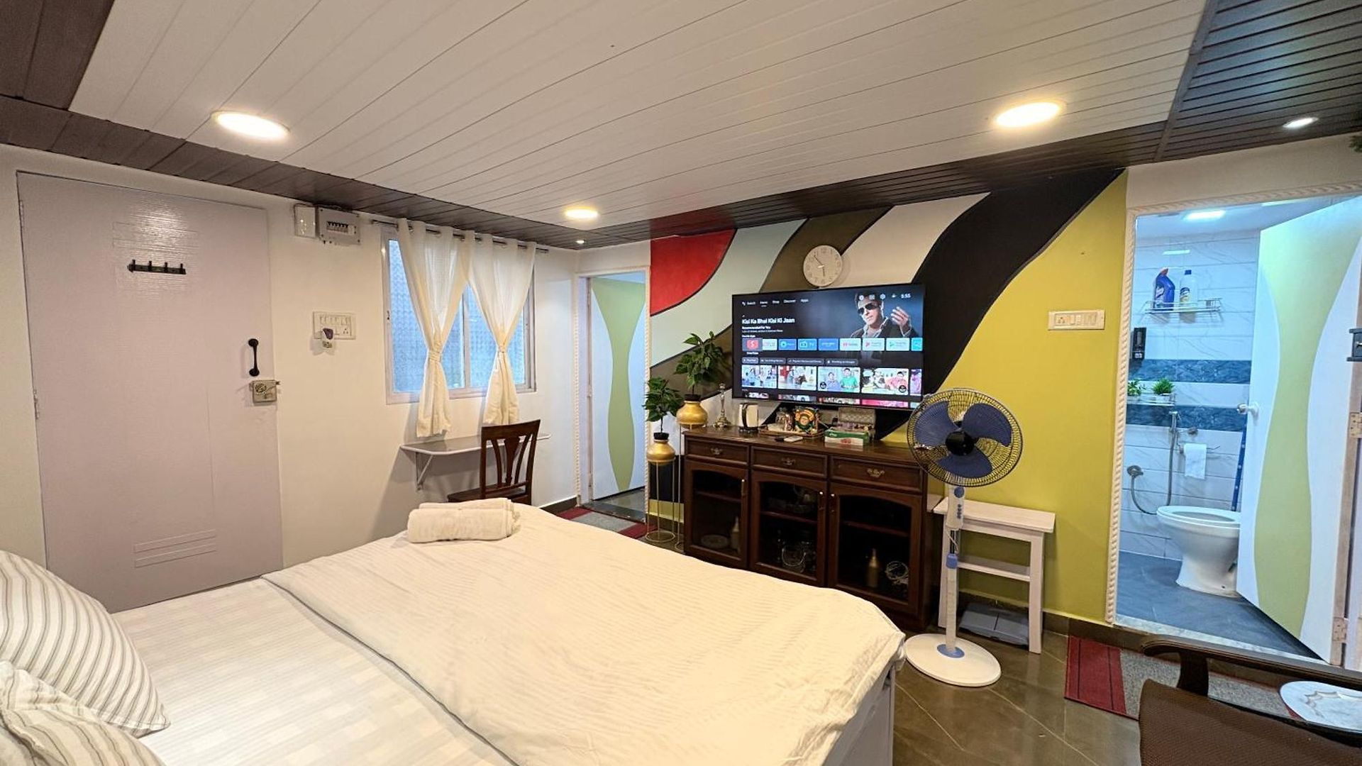 Independent 25 Corner House Bandra West