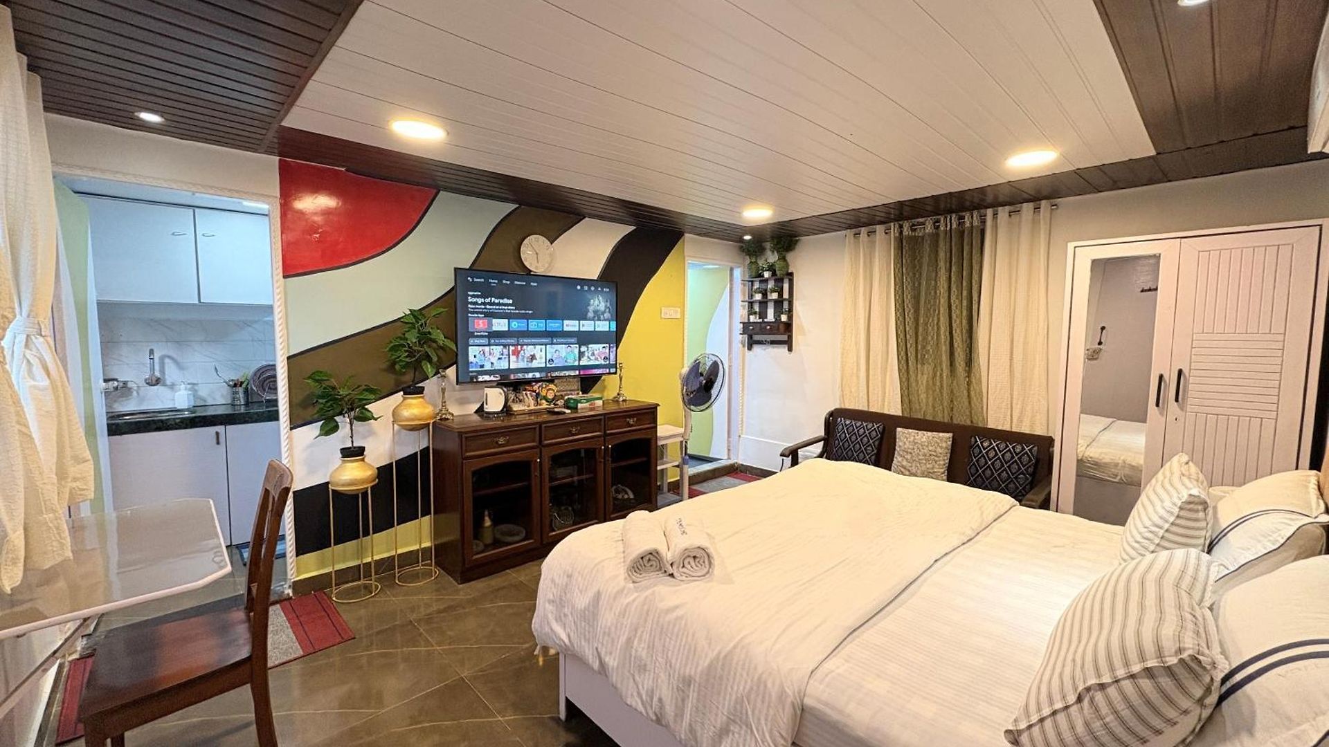 Independent 25 Corner House Bandra West * Mumbai