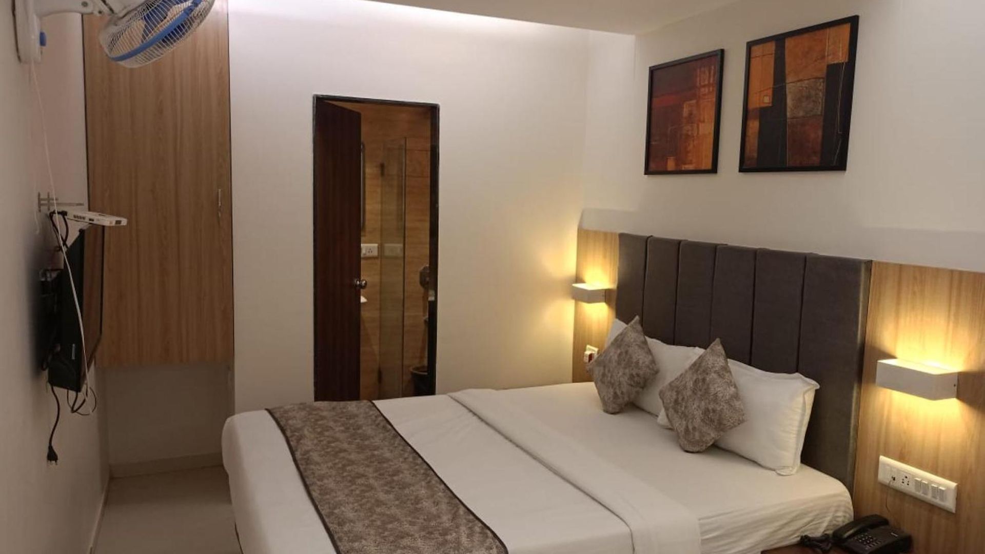 Shahi Corporate Hotel,near International Airport T-2 Hotel 3*