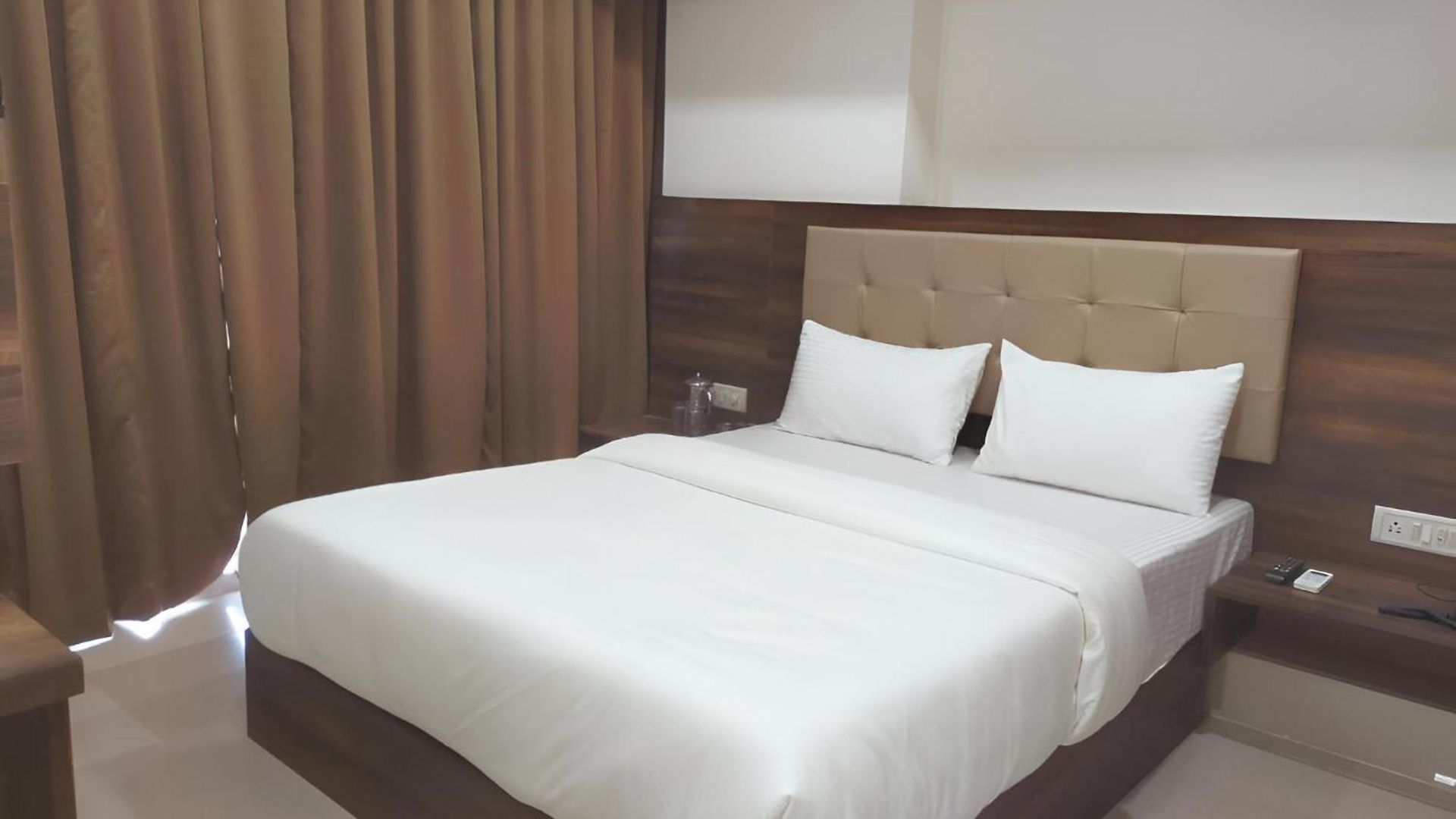 Retreats At Precious Pearl - Near International Airport ! Hotel 3*