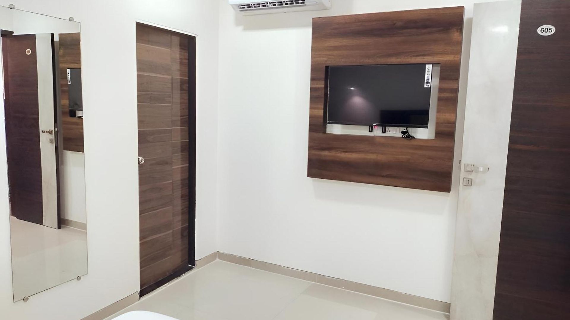 Retreats At Precious Pearl - Near International Airport ! Hotel