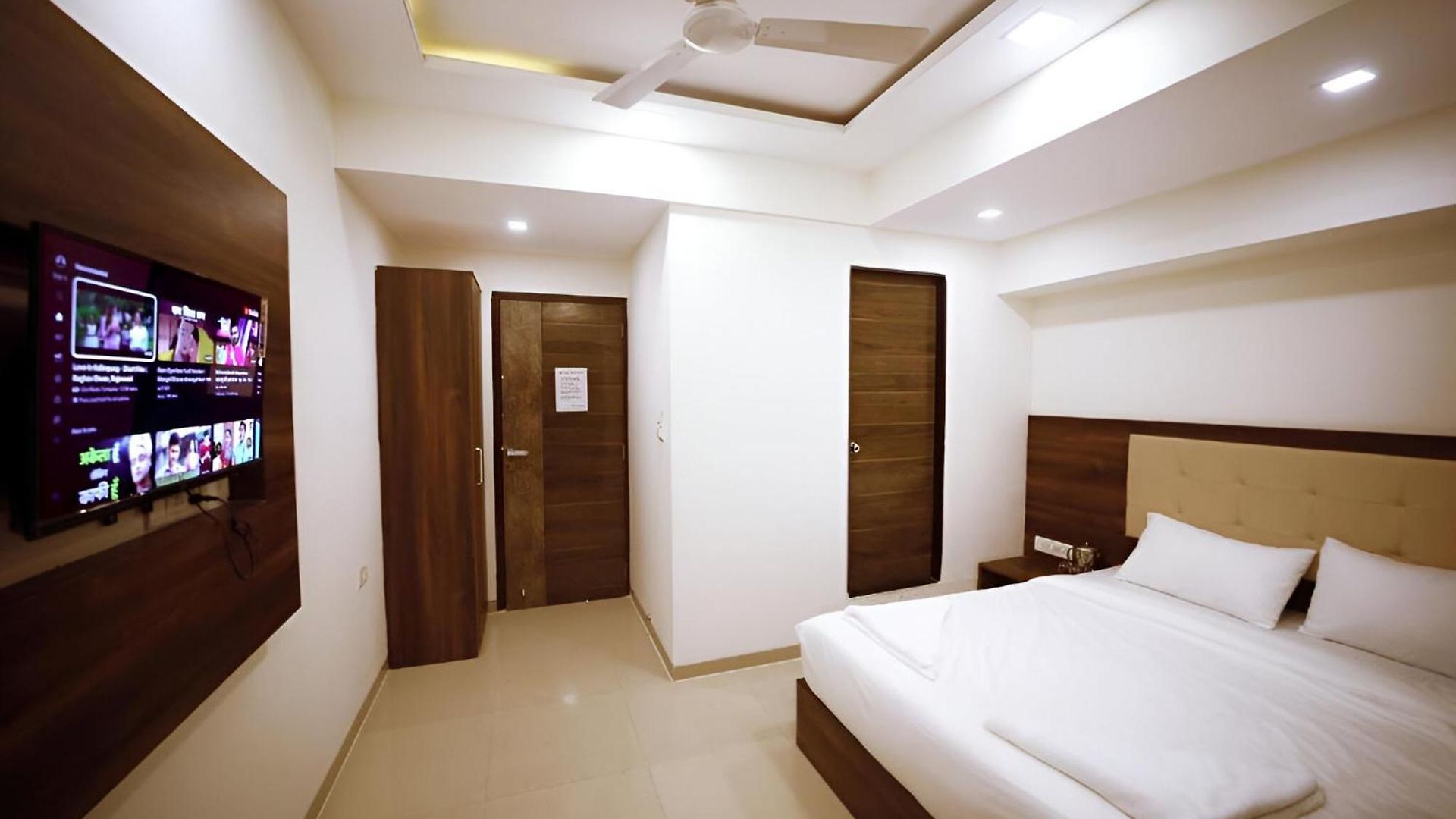 Retreats At Precious Pearl - Near International Airport ! Hotel