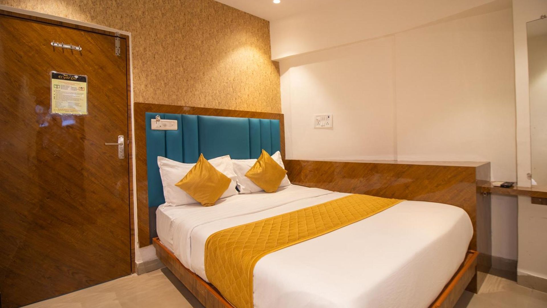 Crystal Palace Near Us Consulate Bandra Kurla Complex Mumbai Near Mumbai Airport Mumbai Hotel 3*