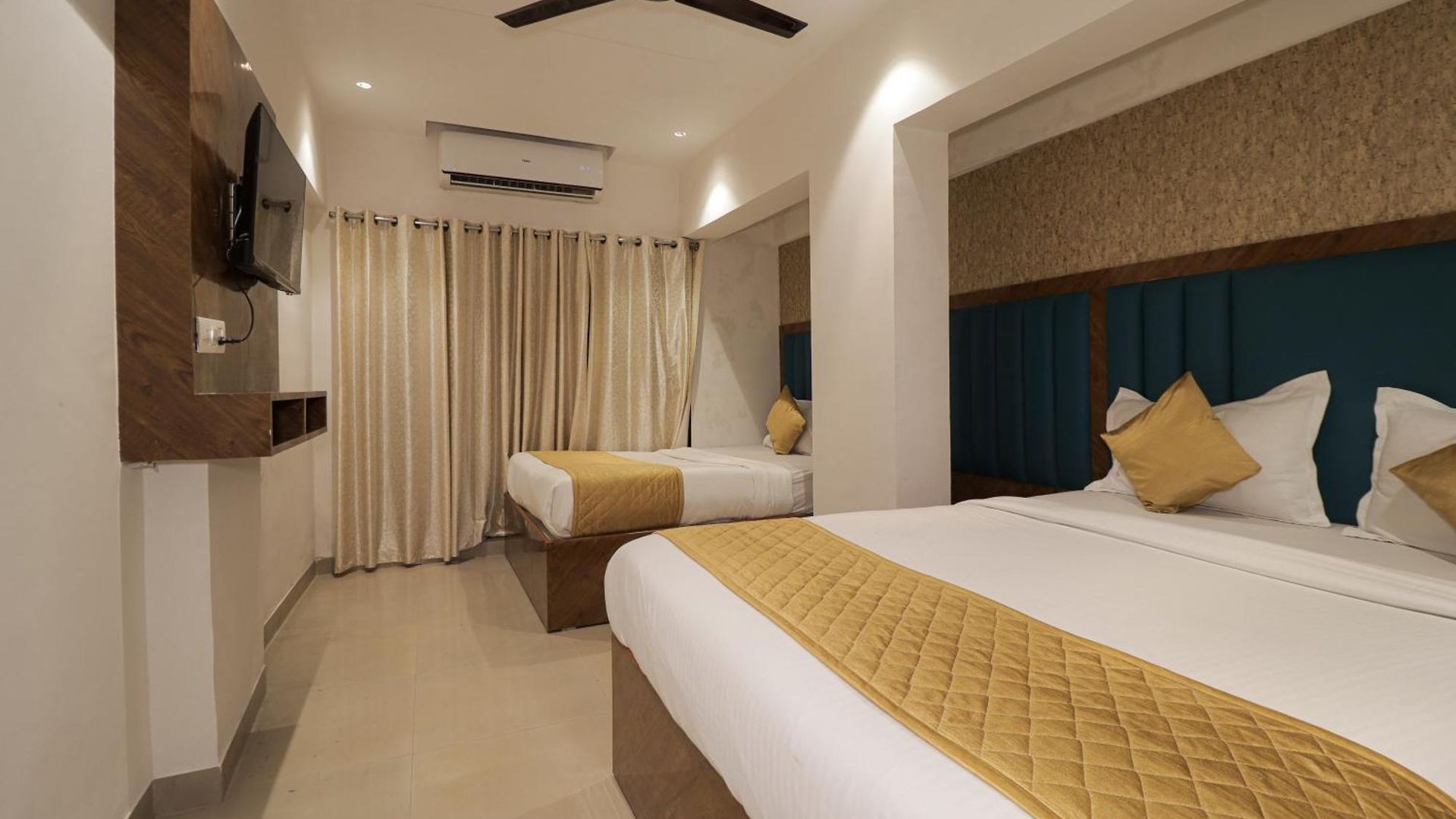 Hotel Crystal Palace Near Us Consulate Bandra Kurla Complex Mumbai Near Mumbai Airport Mumbai 3*