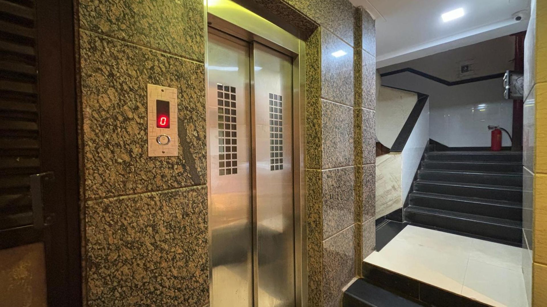 Hotel Crystal Palace Near Us Consulate Bandra Kurla Complex Mumbai Near Mumbai Airport Mumbai