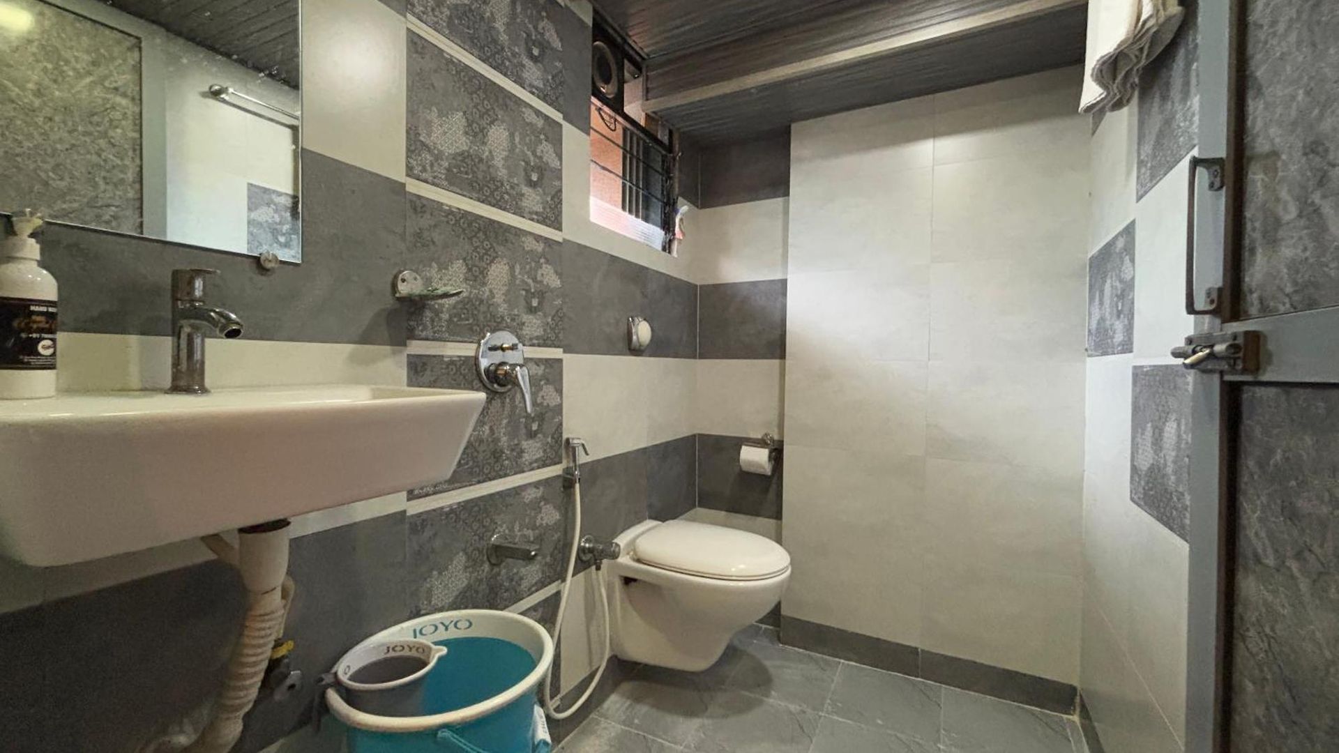 Crystal Palace Near Us Consulate Bandra Kurla Complex Mumbai Near Mumbai Airport Mumbai 3*
