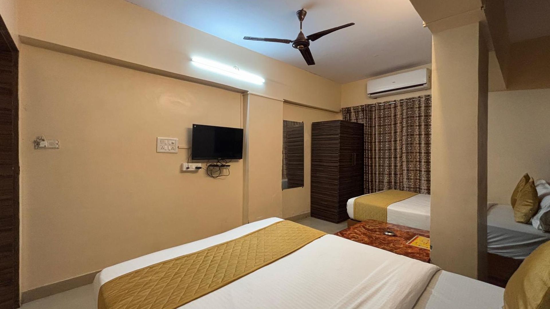 Crystal Palace Near Us Consulate Bandra Kurla Complex Mumbai Near Mumbai Airport Mumbai 3* Mumbai