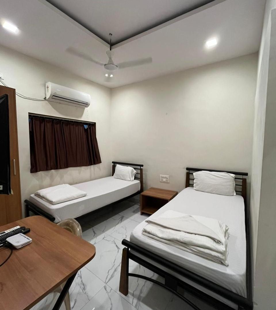Hostel Red House - Powai Groups