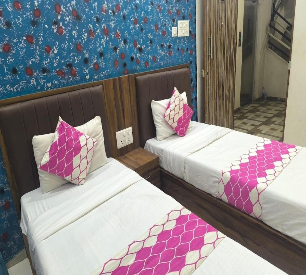 Guest house Om Sai Residency *