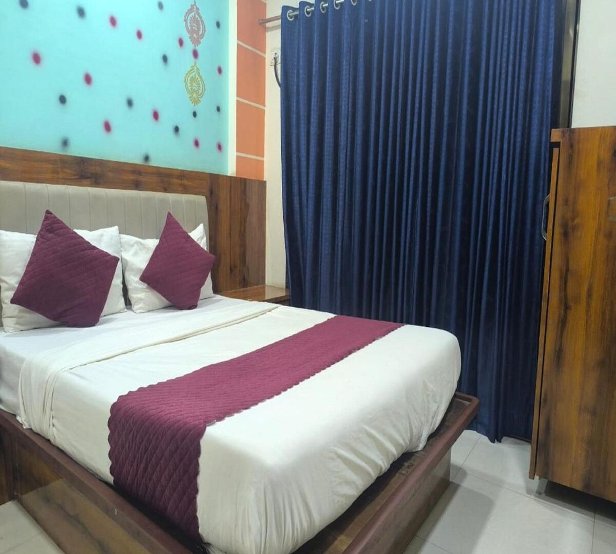 Guest house Om Sai Residency *