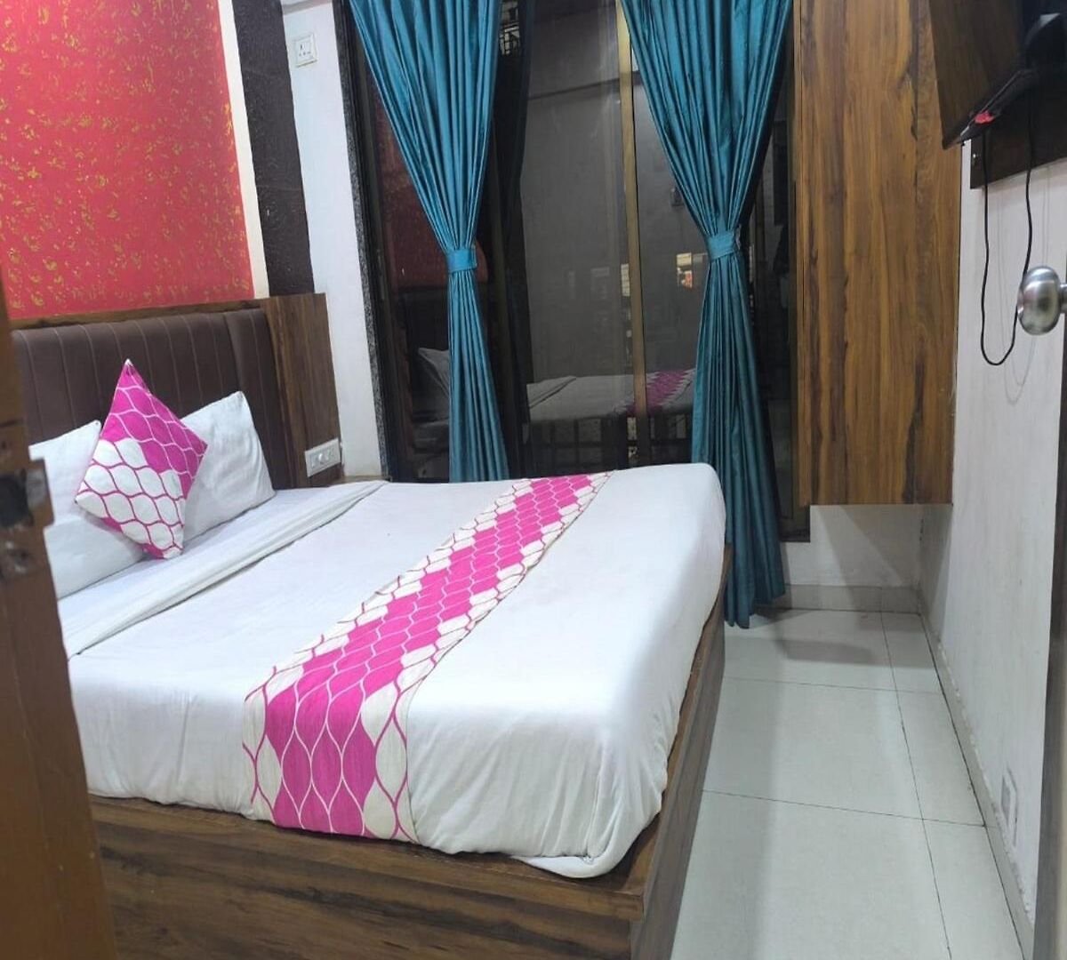 Guest house Om Sai Residency Mumbai