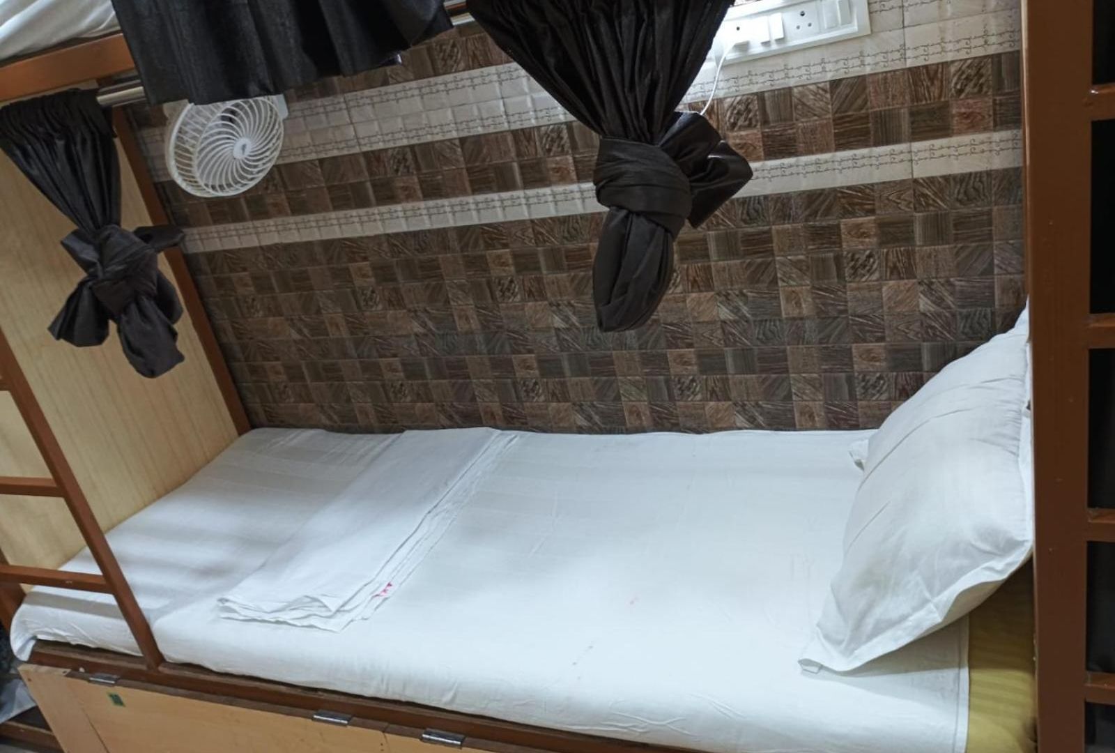New Assar Pg Fully Ac *