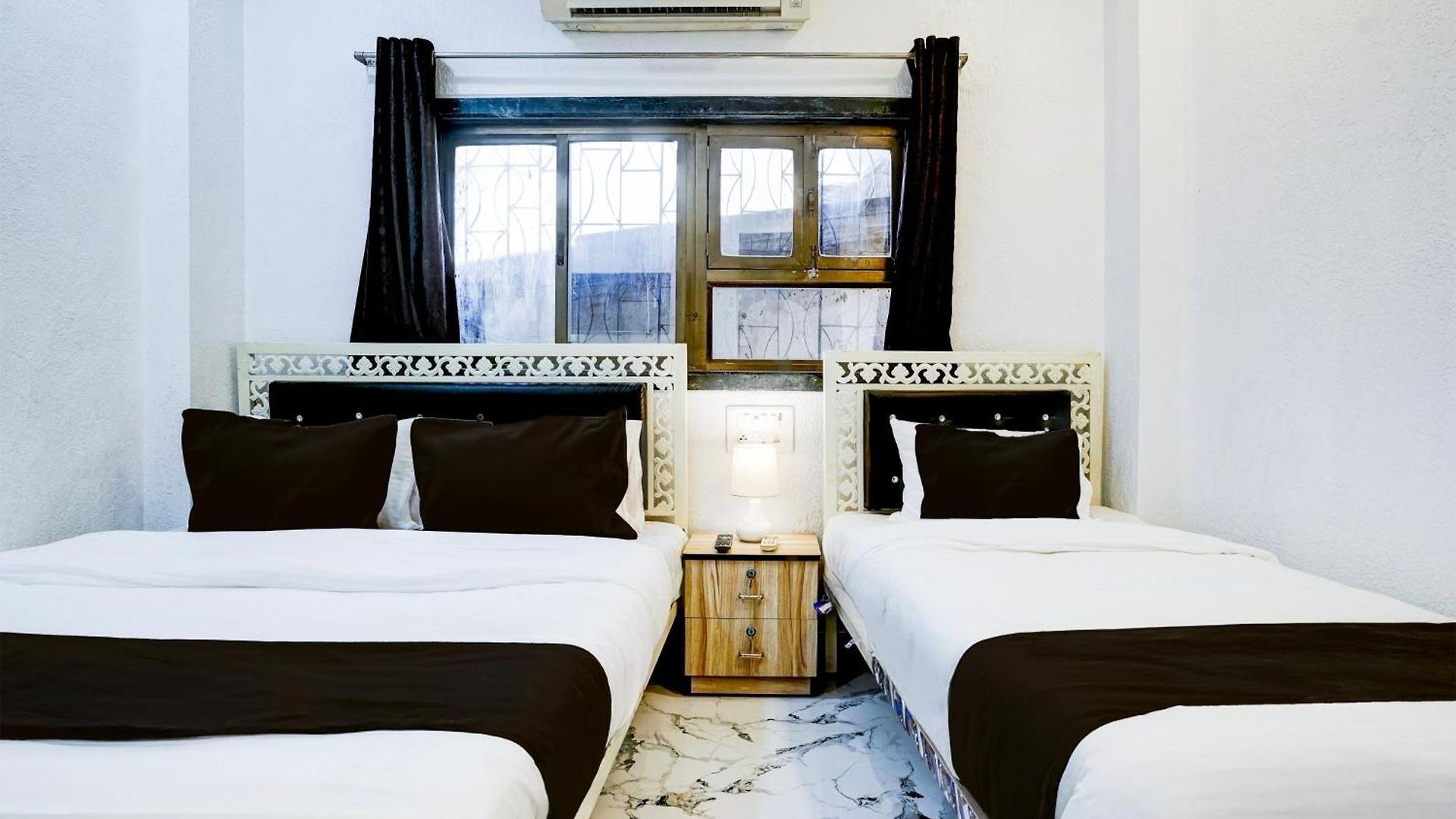 O Khar East Near Railway Station 3* Mumbai