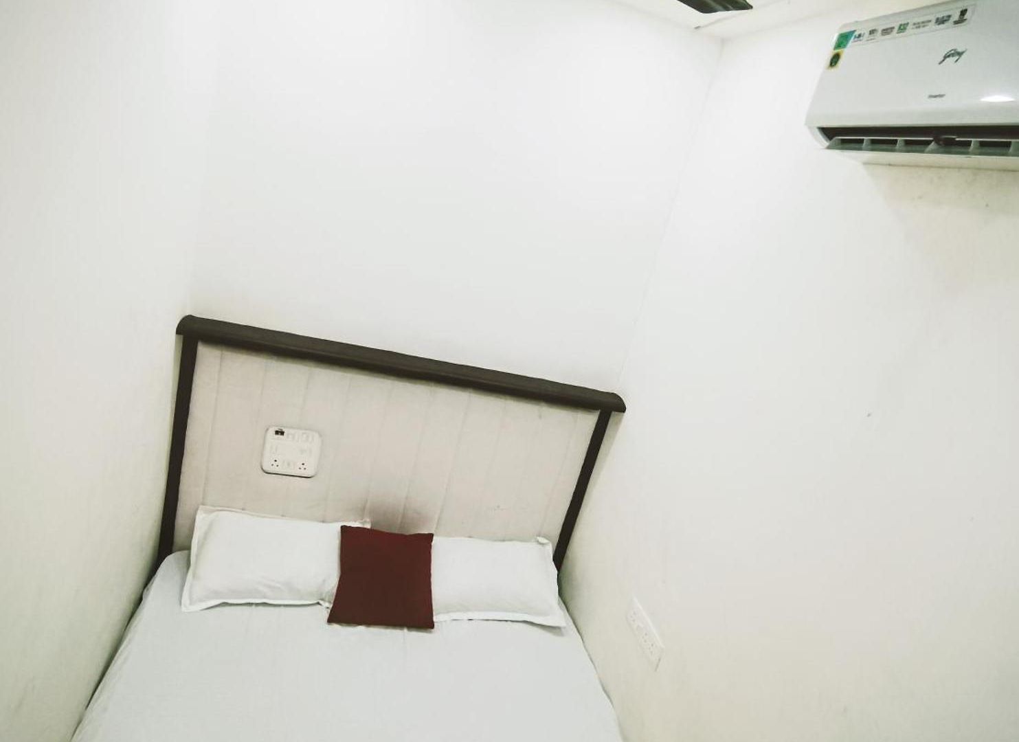 Royal And In Asalpha Hostel Mumbai