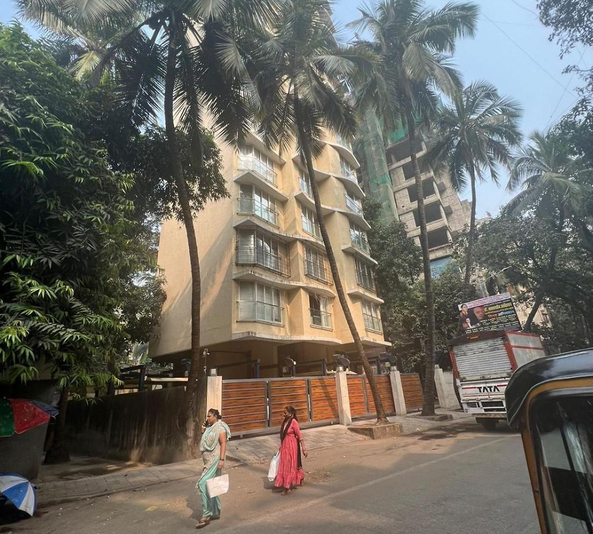 Modern 2bed Bandra Areaparkingunit 2