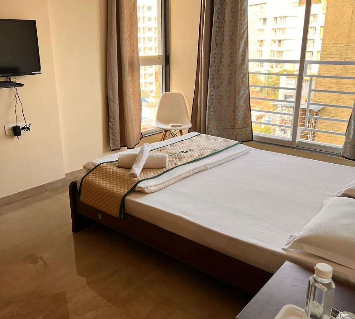 Hotel Pinaki Comfort Malad - Near Nesco & Oberoi Mall 3*