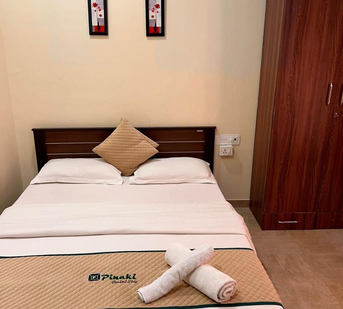 Pinaki Comfort Malad - Near Nesco & Oberoi Mall 3* Mumbai