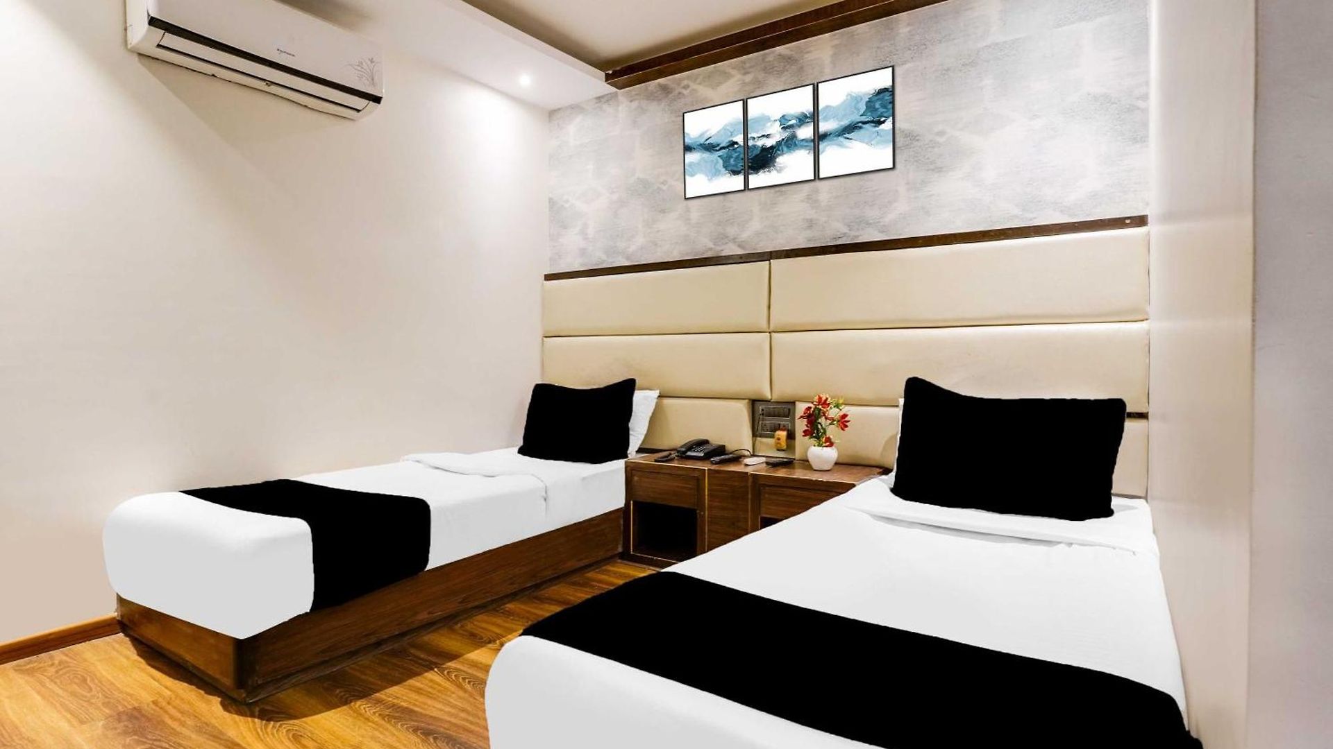 O Andheri Near Western Express Highway 3* Mumbai