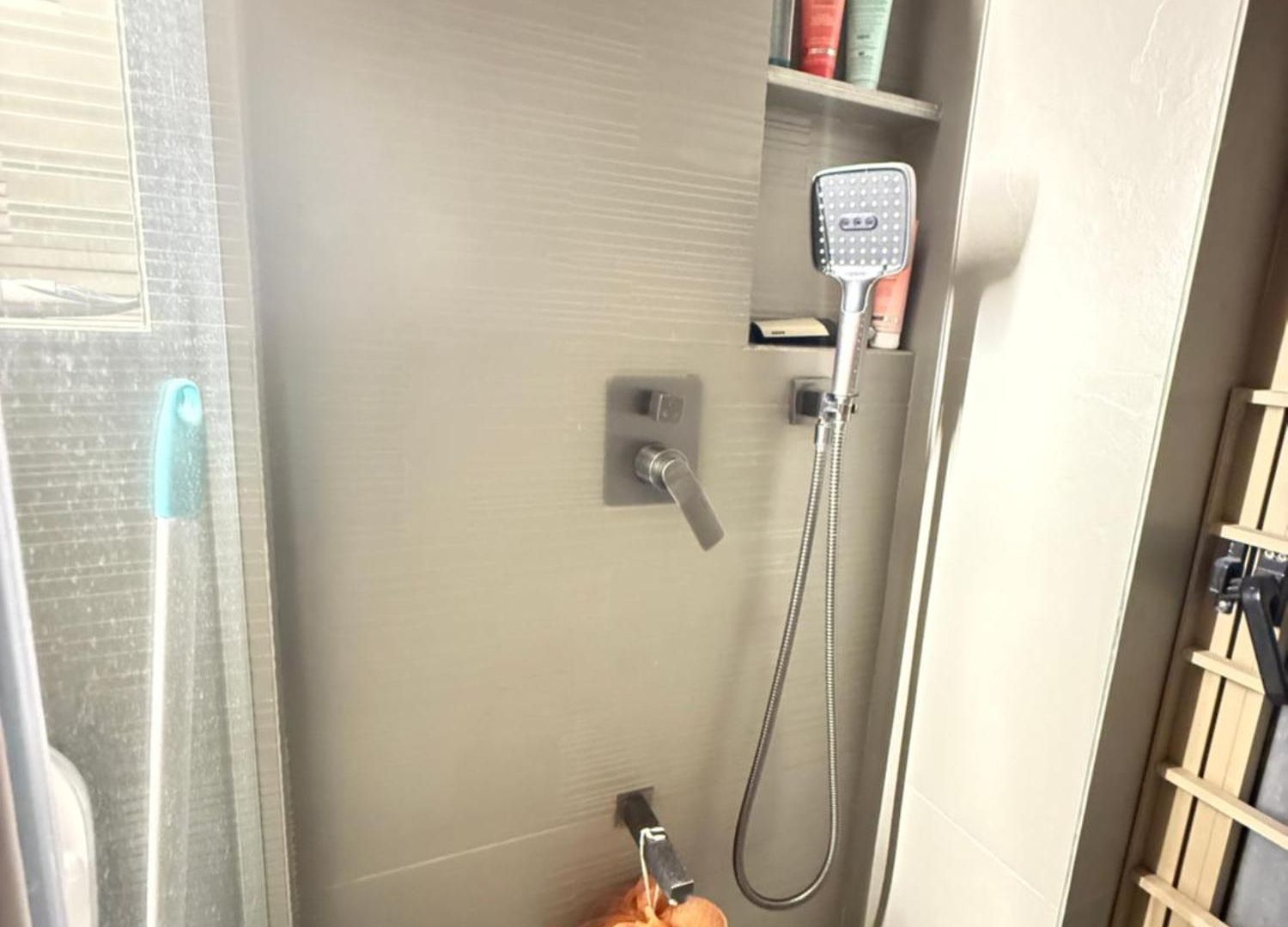 Private Ensuite In Modern *