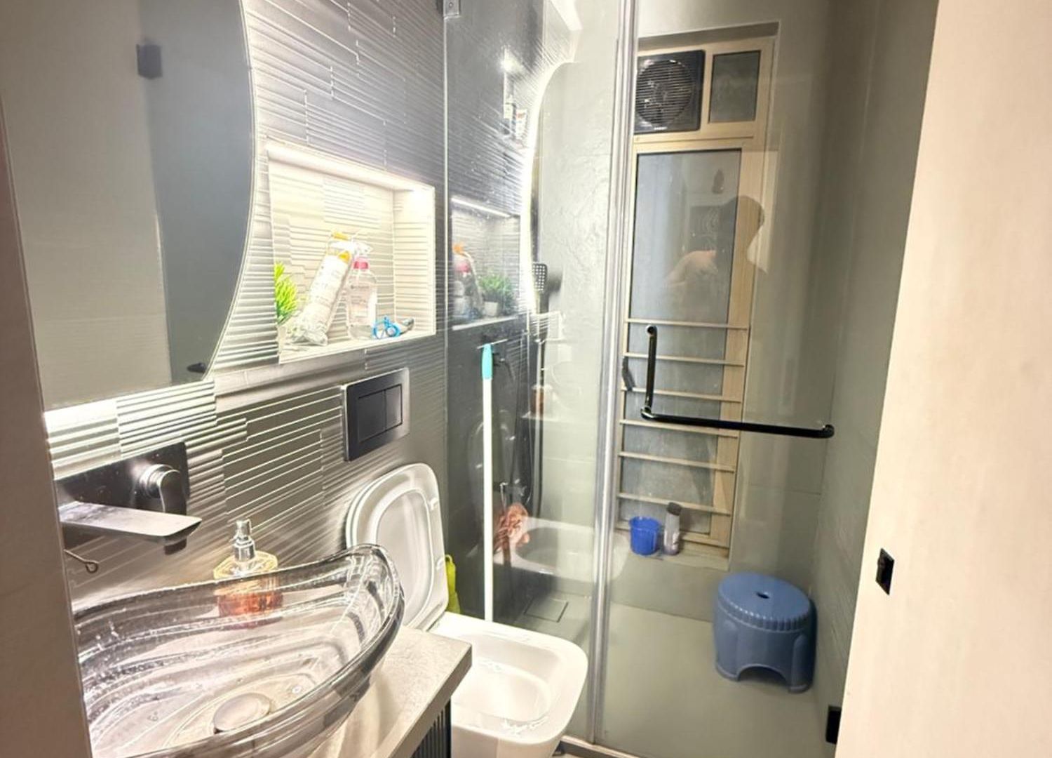 Private Ensuite In Modern Homestay Mumbai