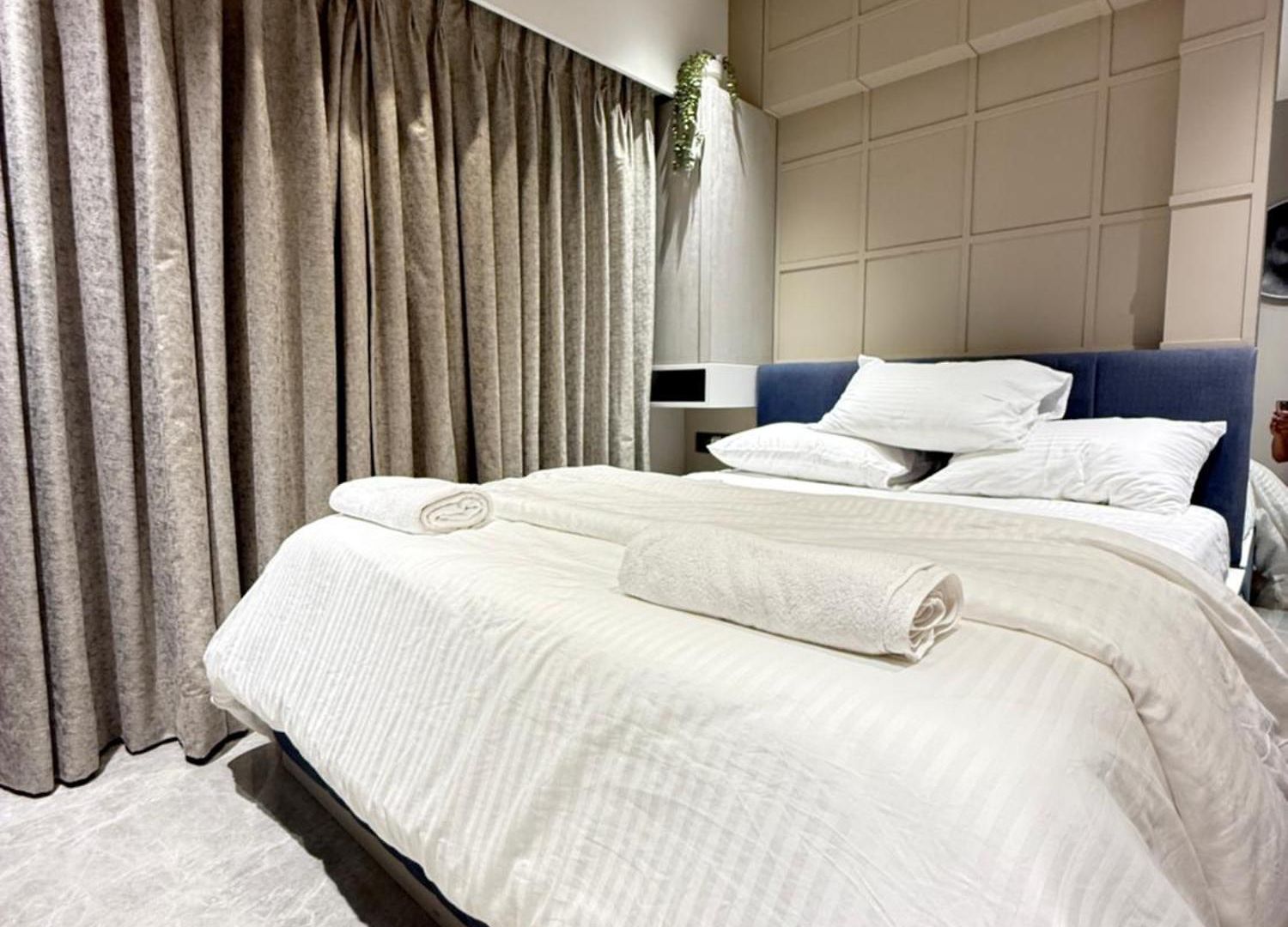 Private Ensuite In Modern * Mumbai