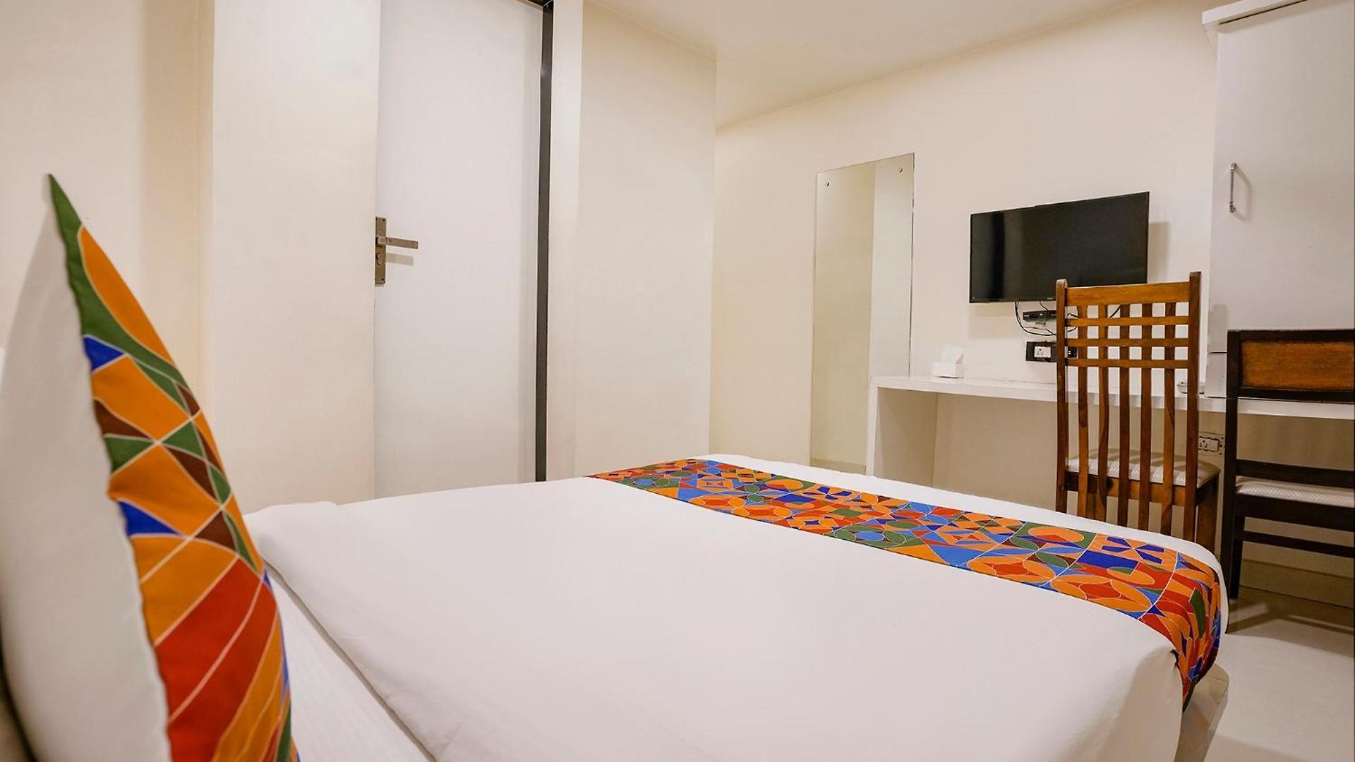 Fabhotel Golden Star Mumbai