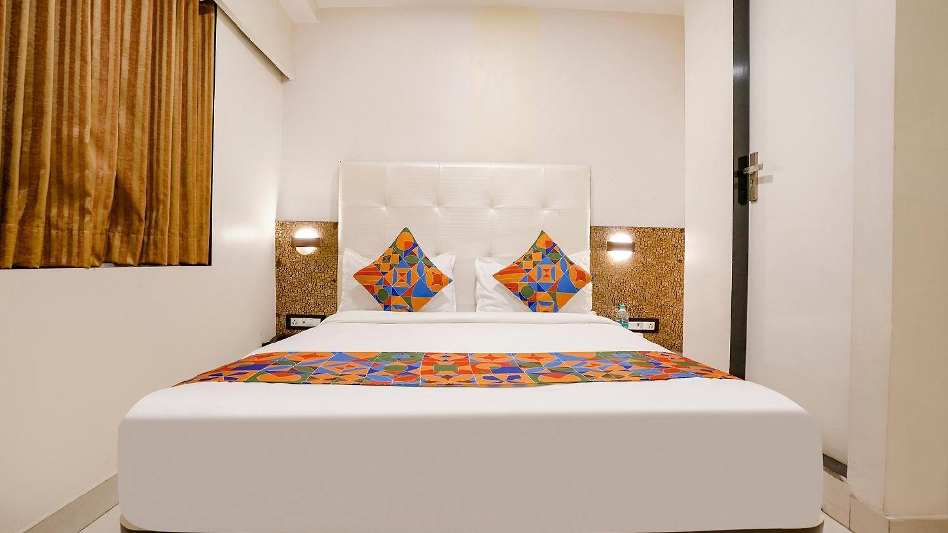 Fabhotel Golden Star Hotel