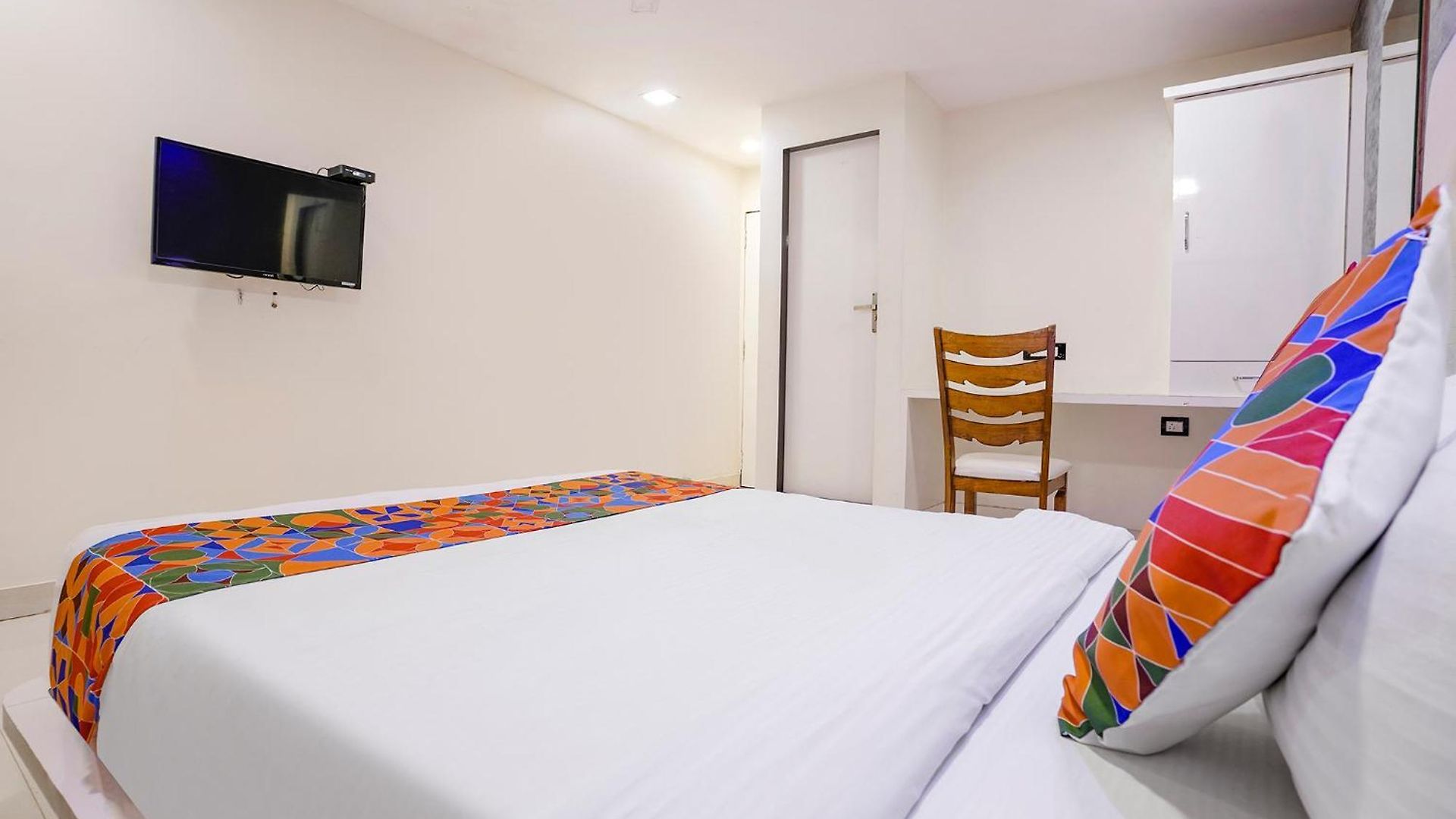 Hotel Fabhotel Golden Star