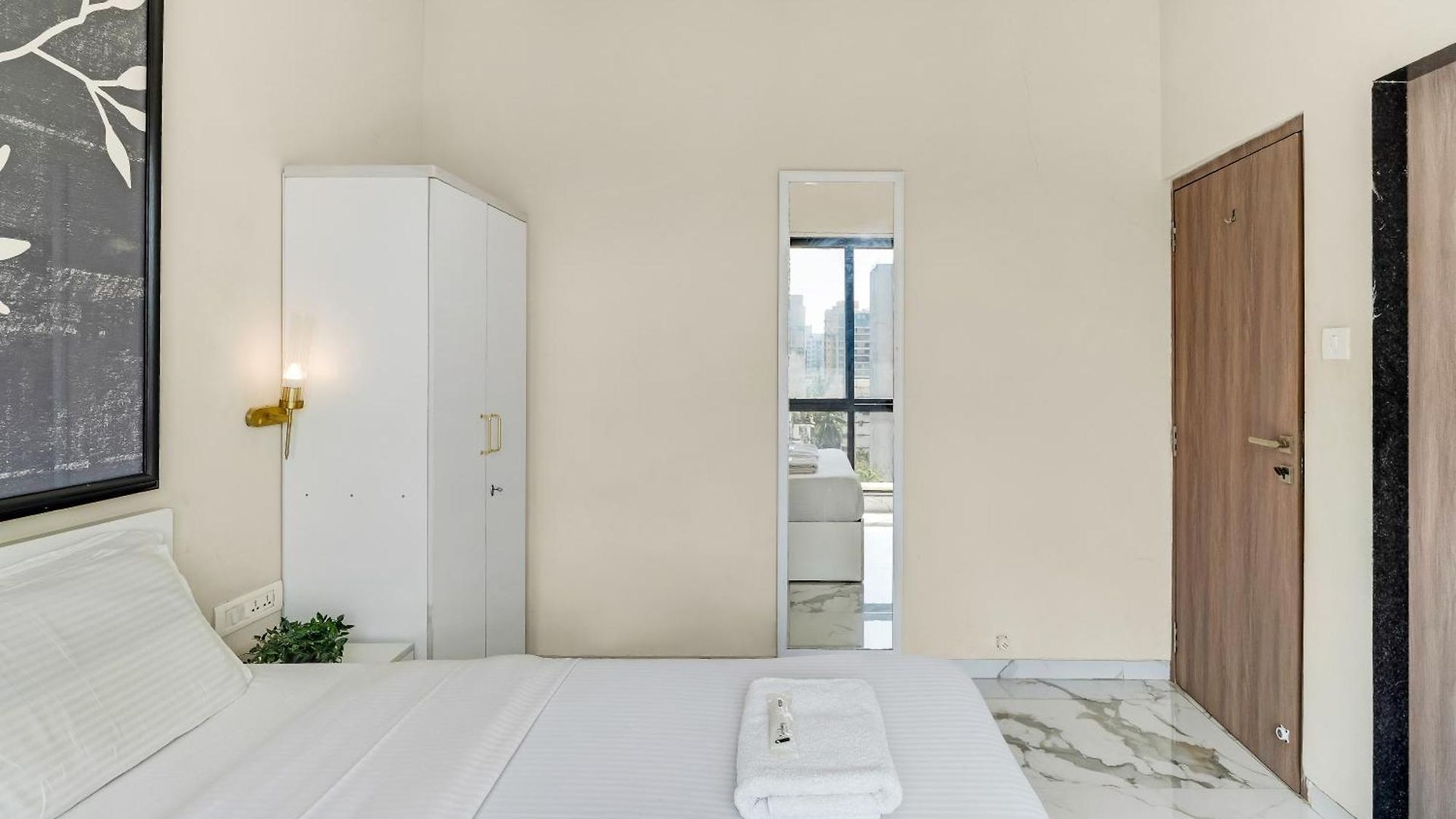 Milo Private 3bhk In Bandra * Mumbai