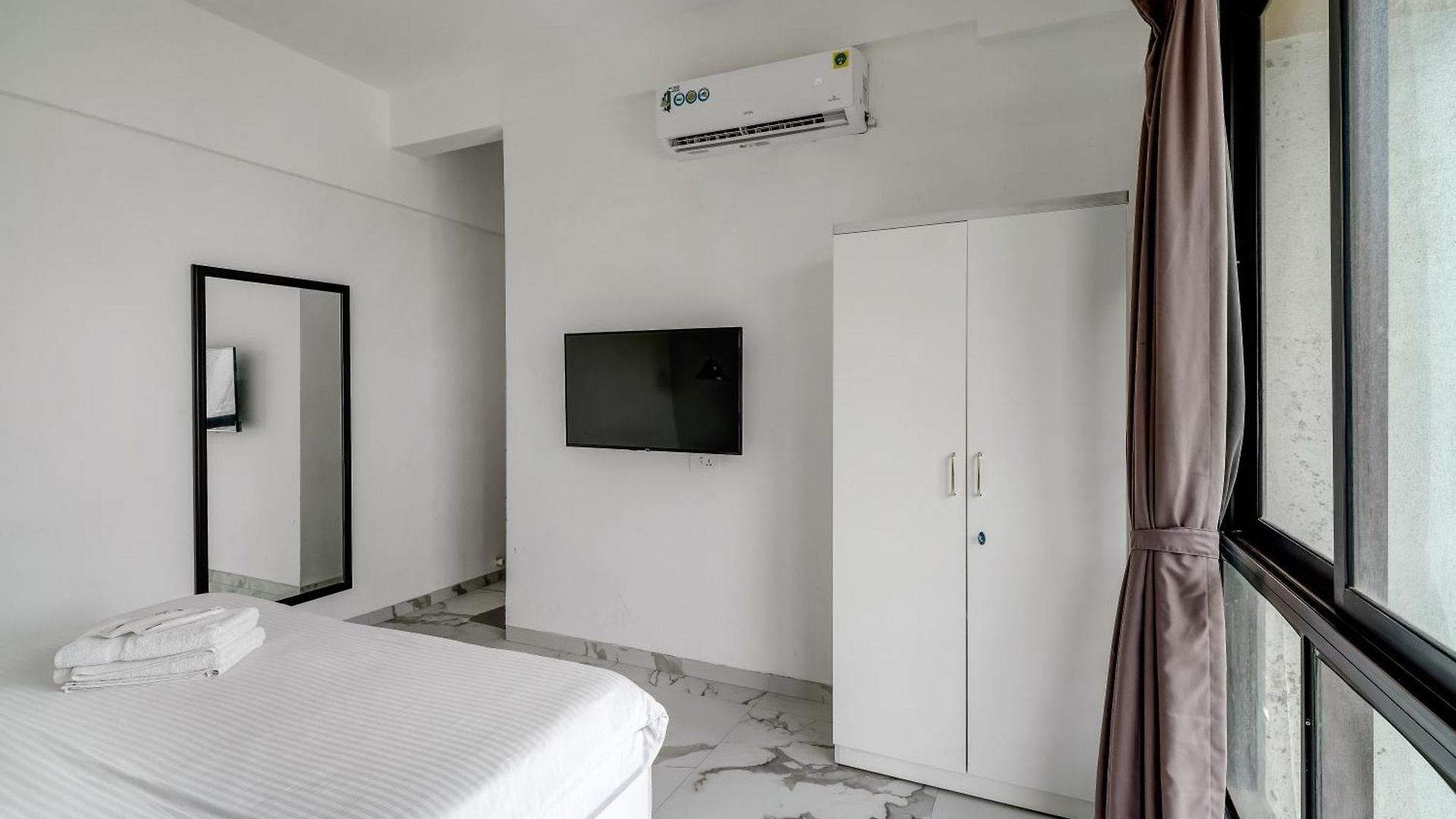 Milo Private 3bhk In Bandra *