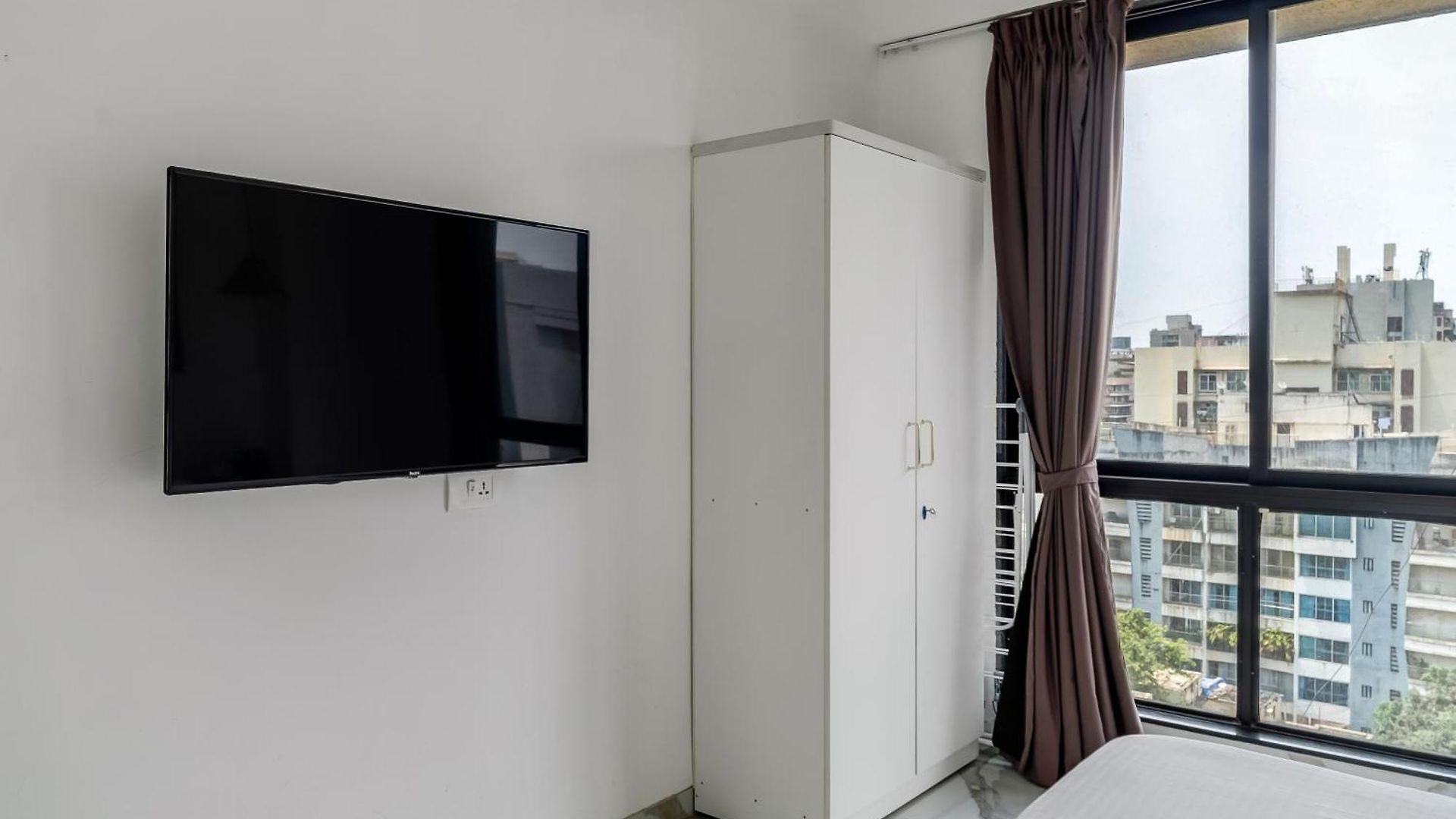 Milo Private 3bhk In Bandra Apartment Mumbai