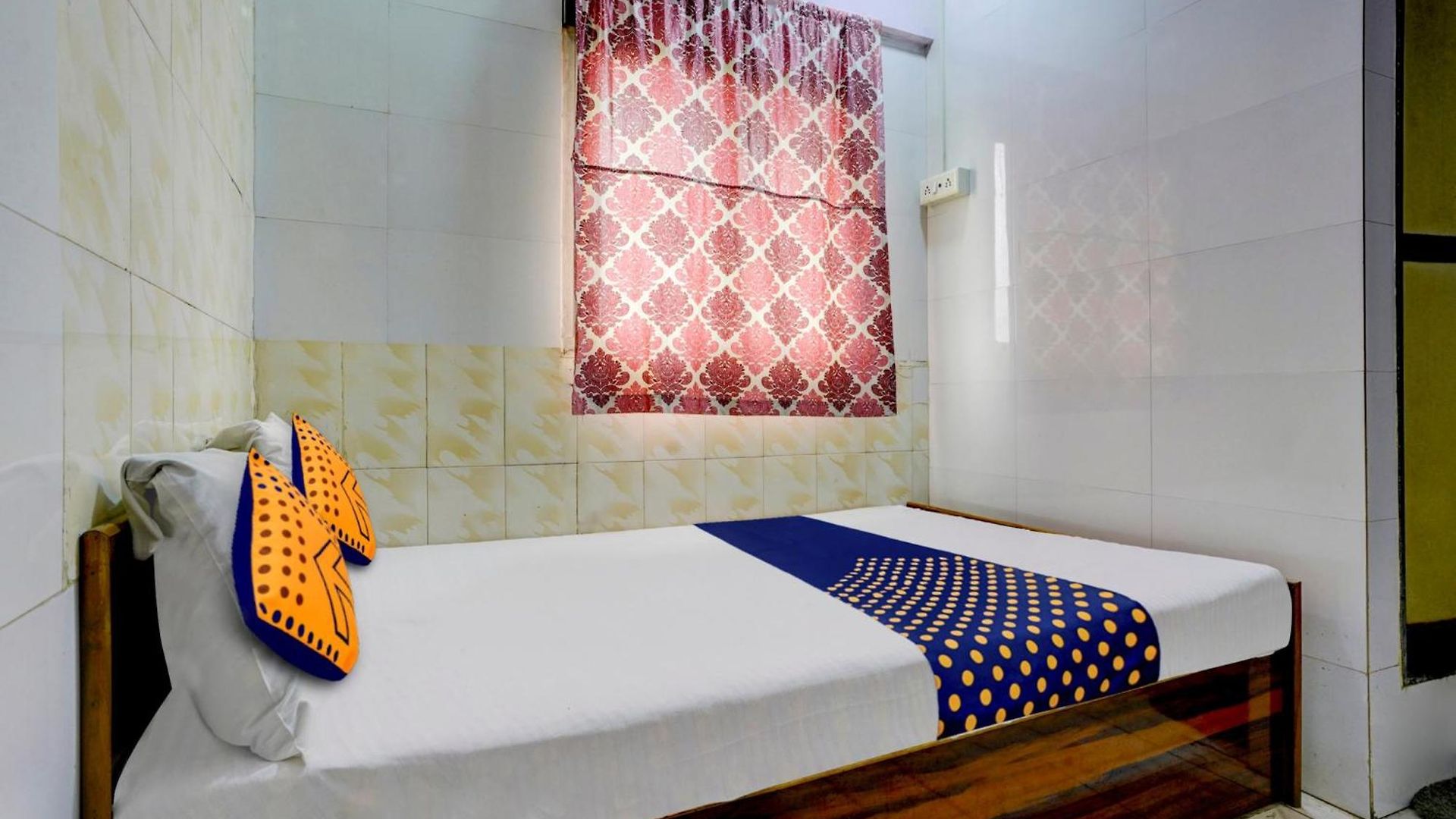 Hotel O Gulzar Masjid Bunder Railway Station Mumbai