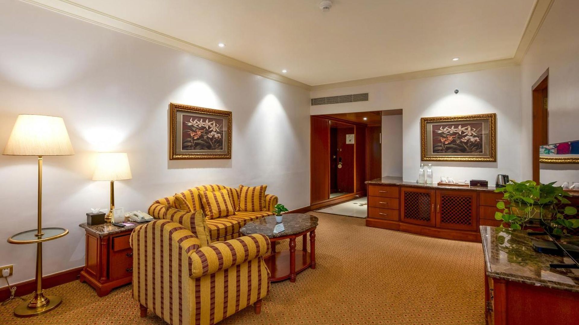 The Orchid Parle 5*
