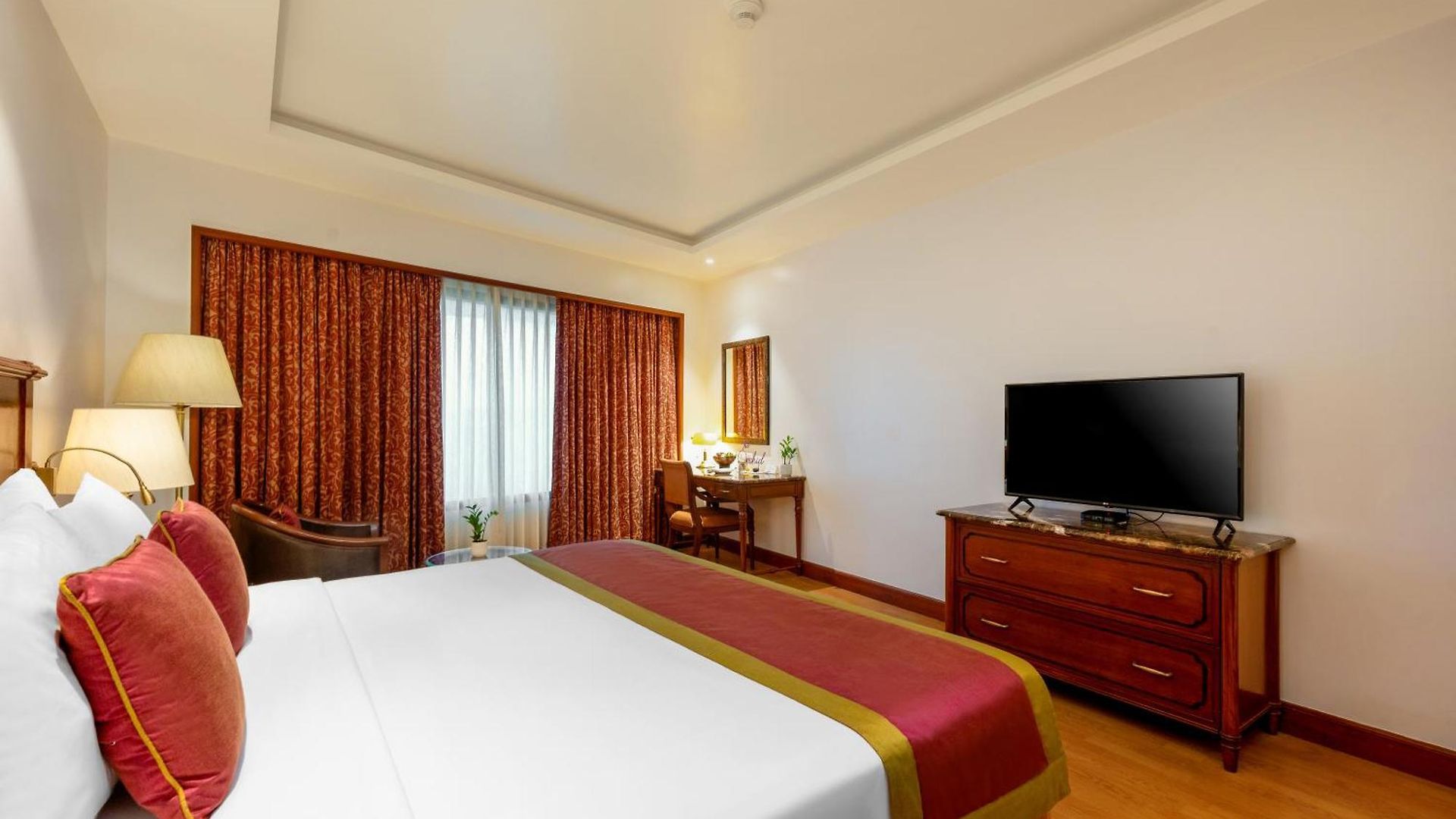 The Orchid Parle 5*