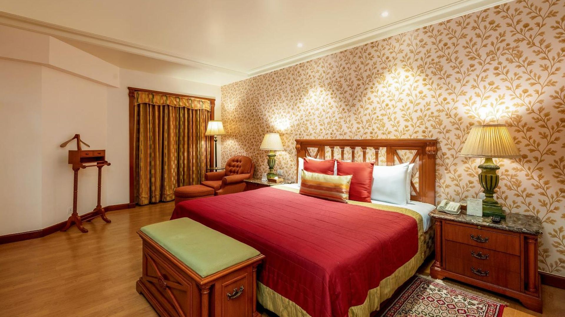 Hotel The Orchid Parle 5*