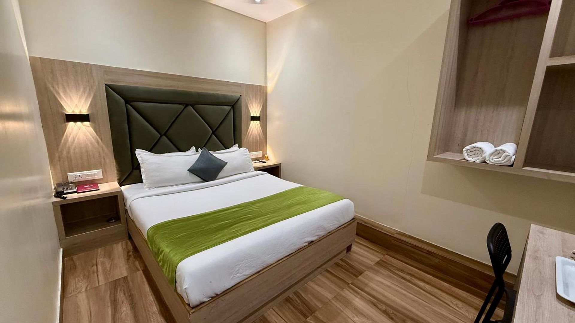Hotel Riza Nesco Exhibition Centre Goregoan
